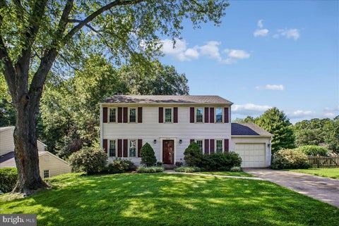Photo of 9357 Chestnut Knolls Drive, FAIRFAX, VA 22032 (MLS # VAFX2335090)