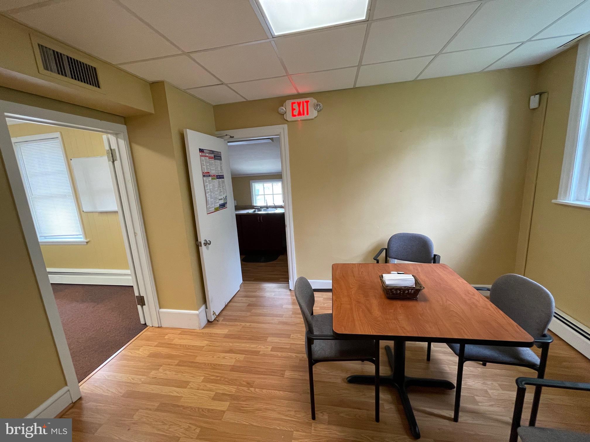 AMBLER - Commercial Lease