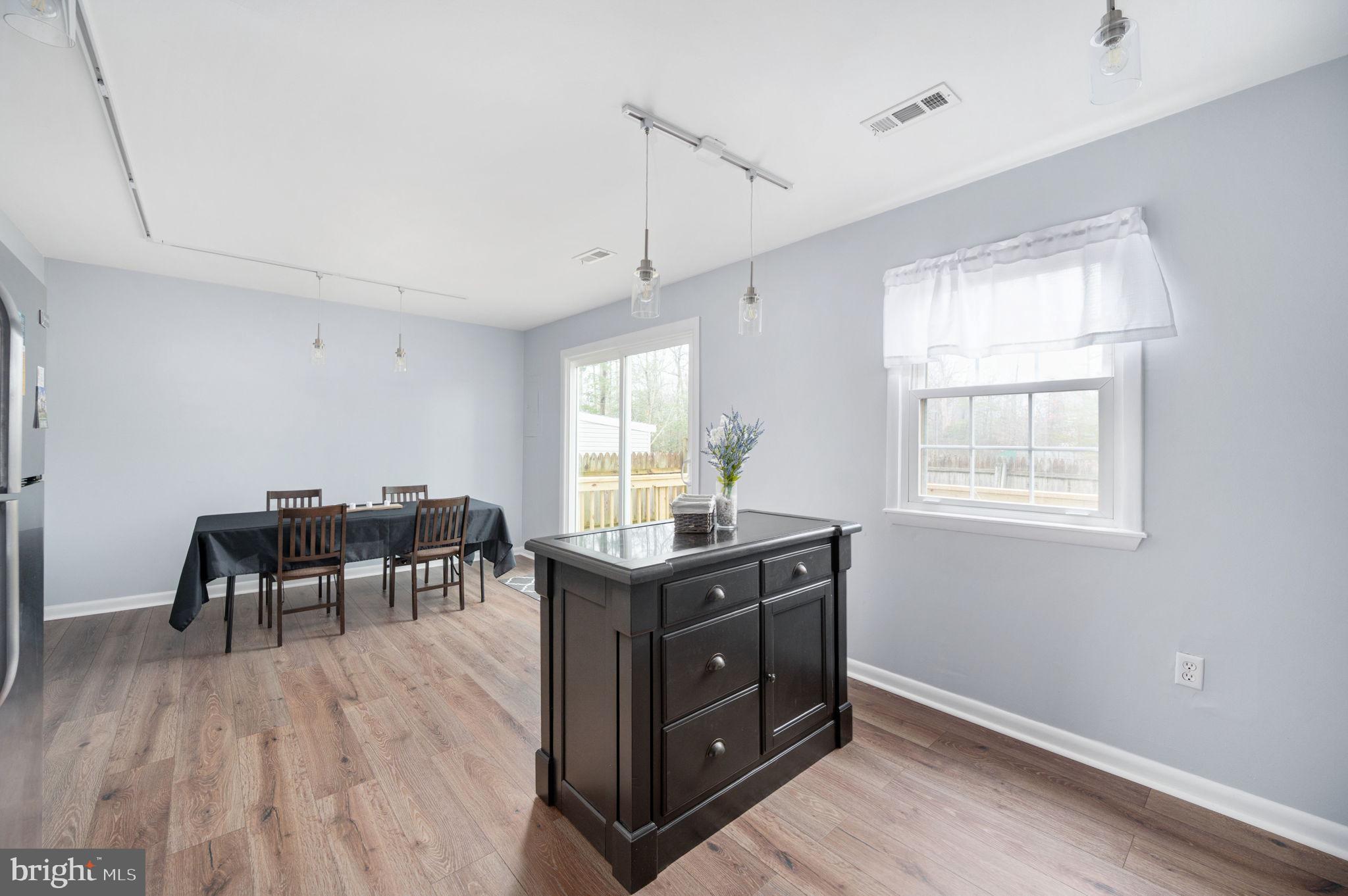 HERITAGE COURT - Residential