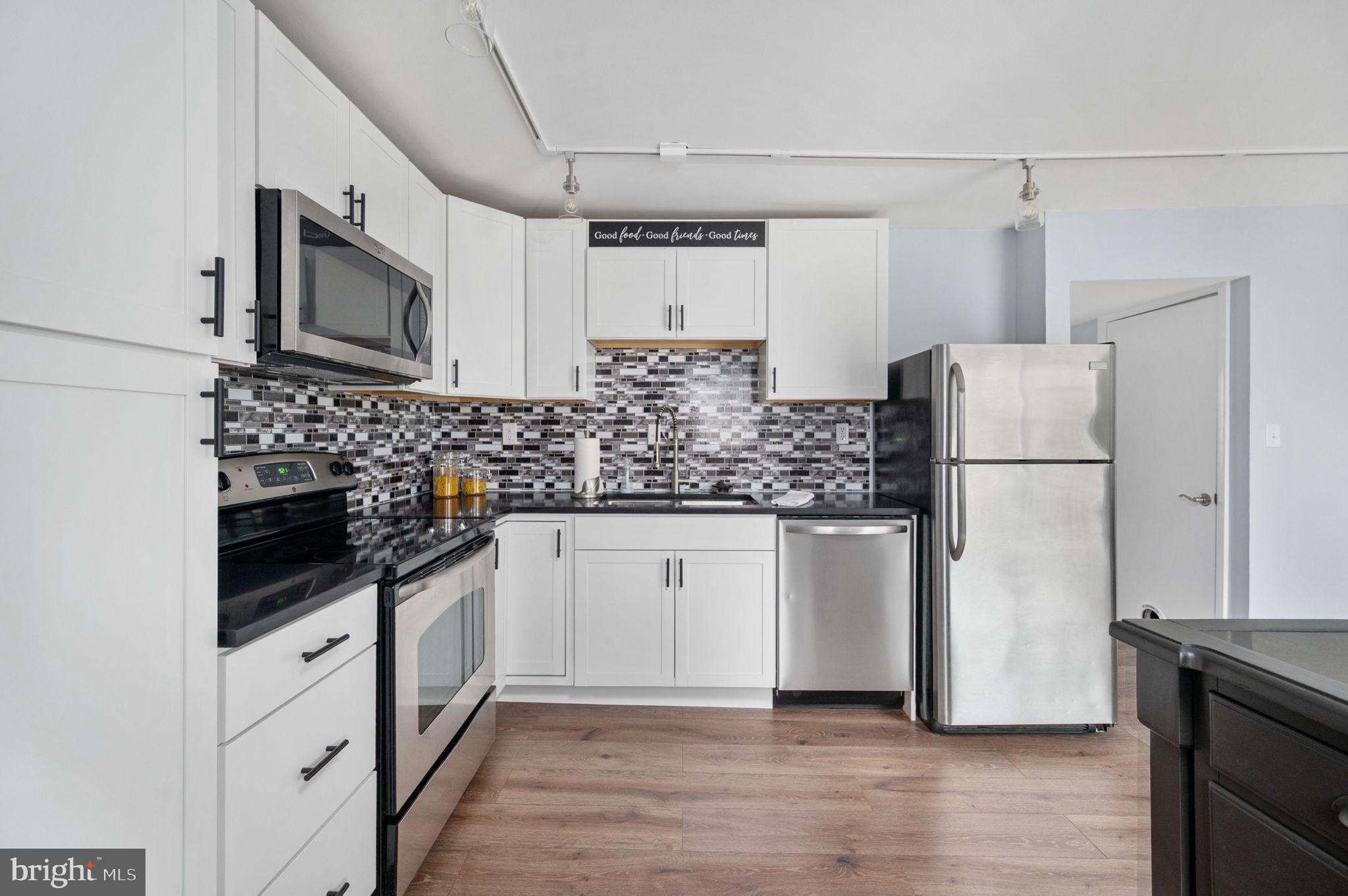 HERITAGE COURT - Residential