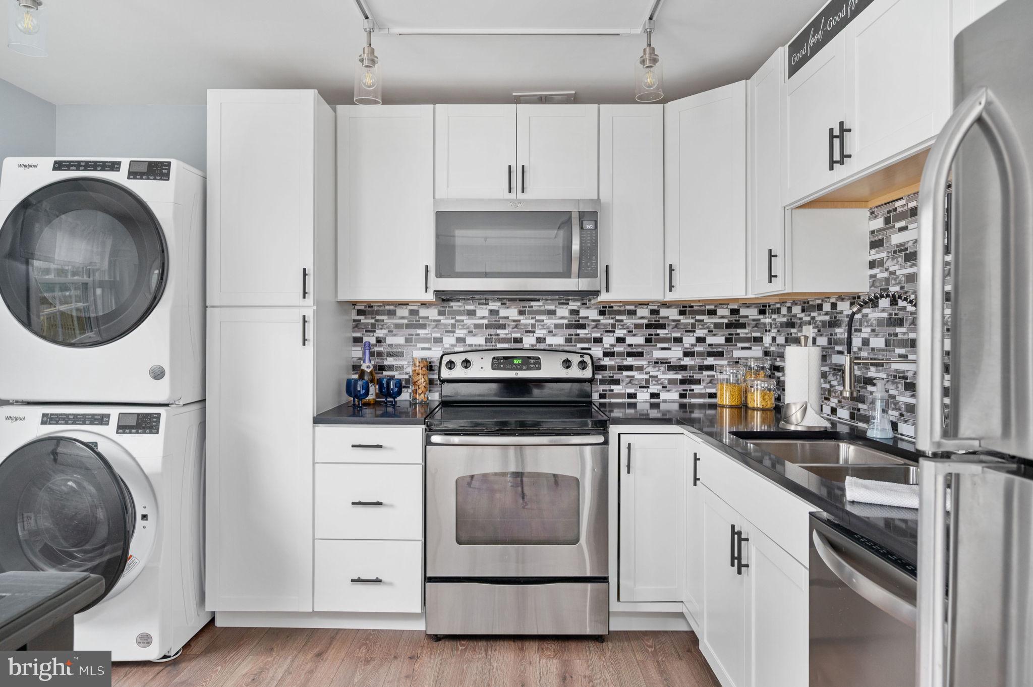 HERITAGE COURT - Residential