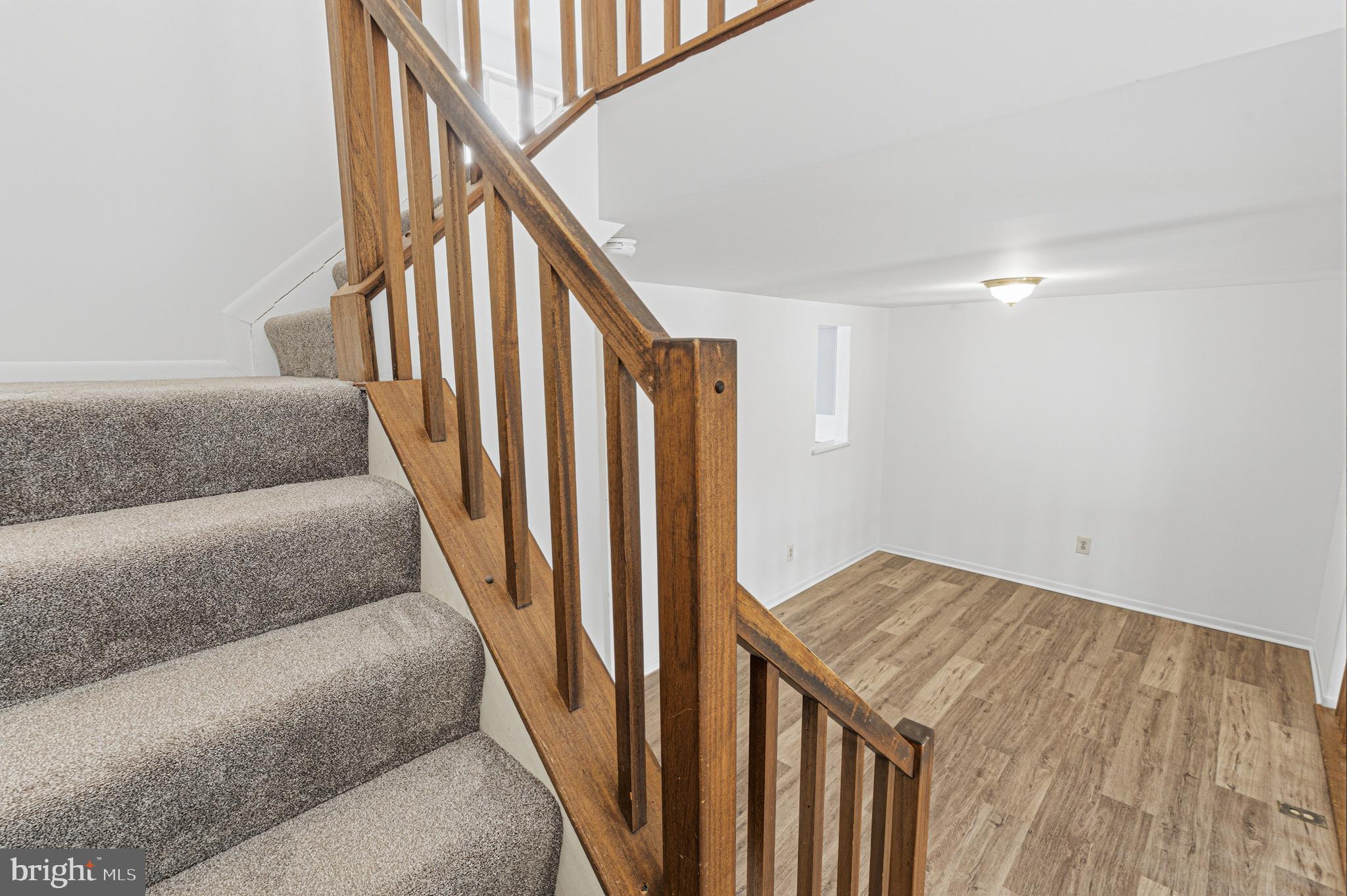 LAUREL - Residential