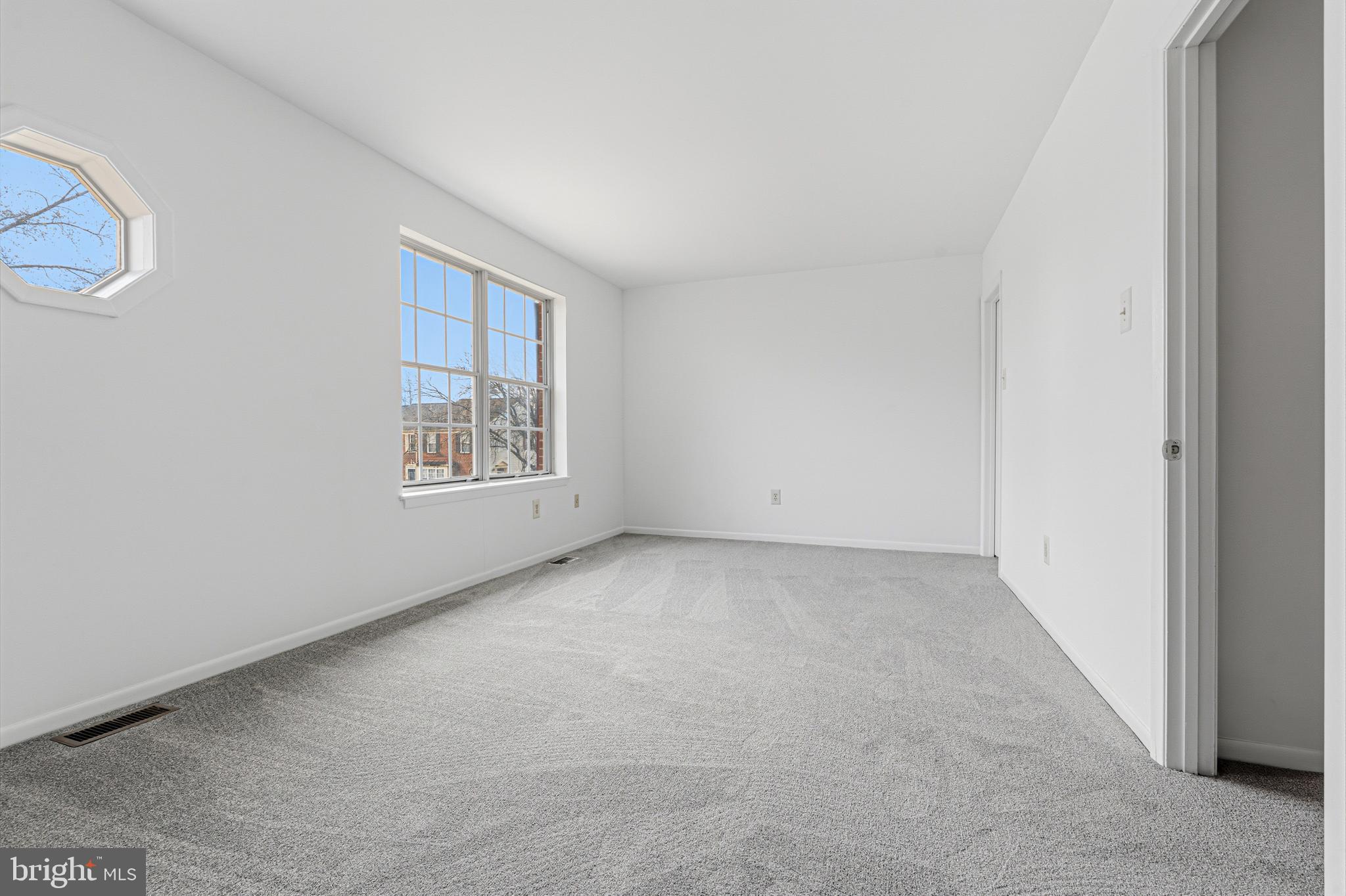 LAUREL - Residential