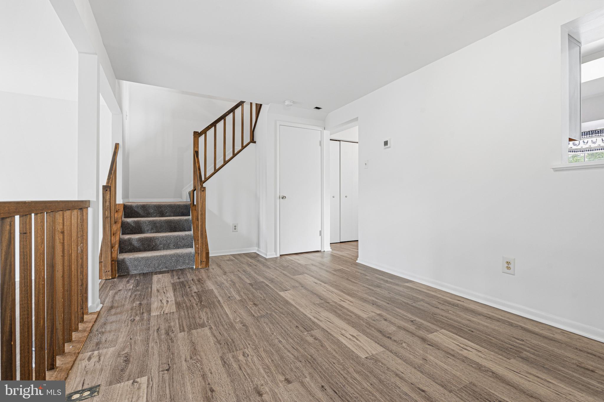 LAUREL - Residential