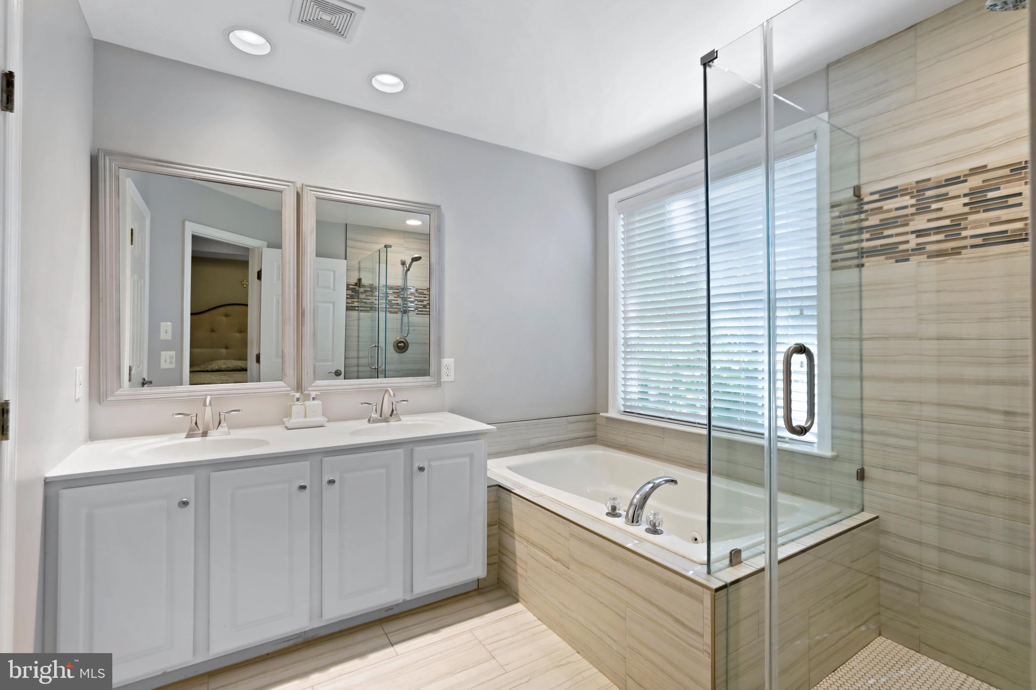 HERITAGE WOODS - Residential