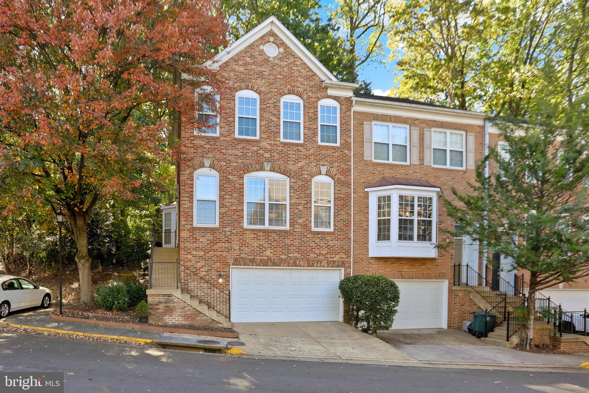 7725 HERITAGE WOODS WAY