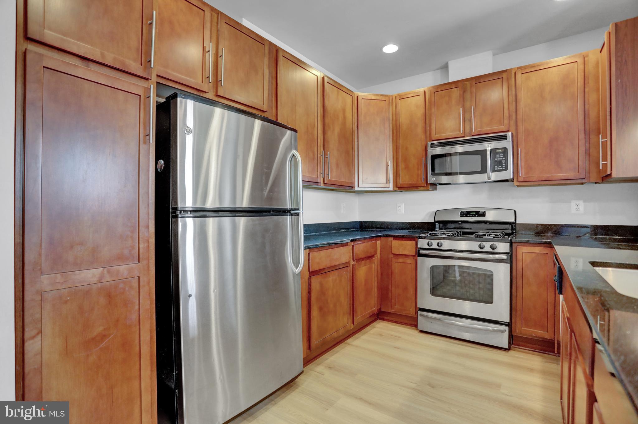 7654 MAPLE LAWN BOULEVARD 33