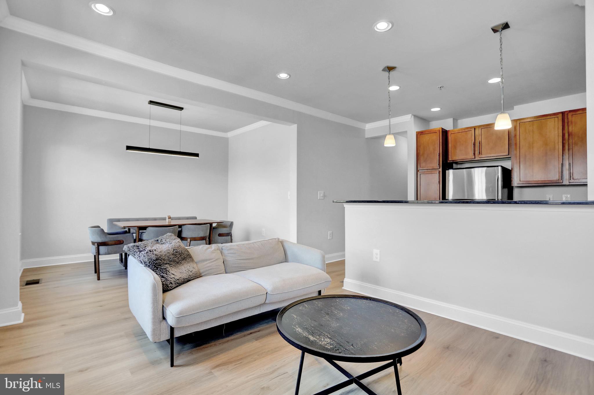 7654 MAPLE LAWN BOULEVARD 33