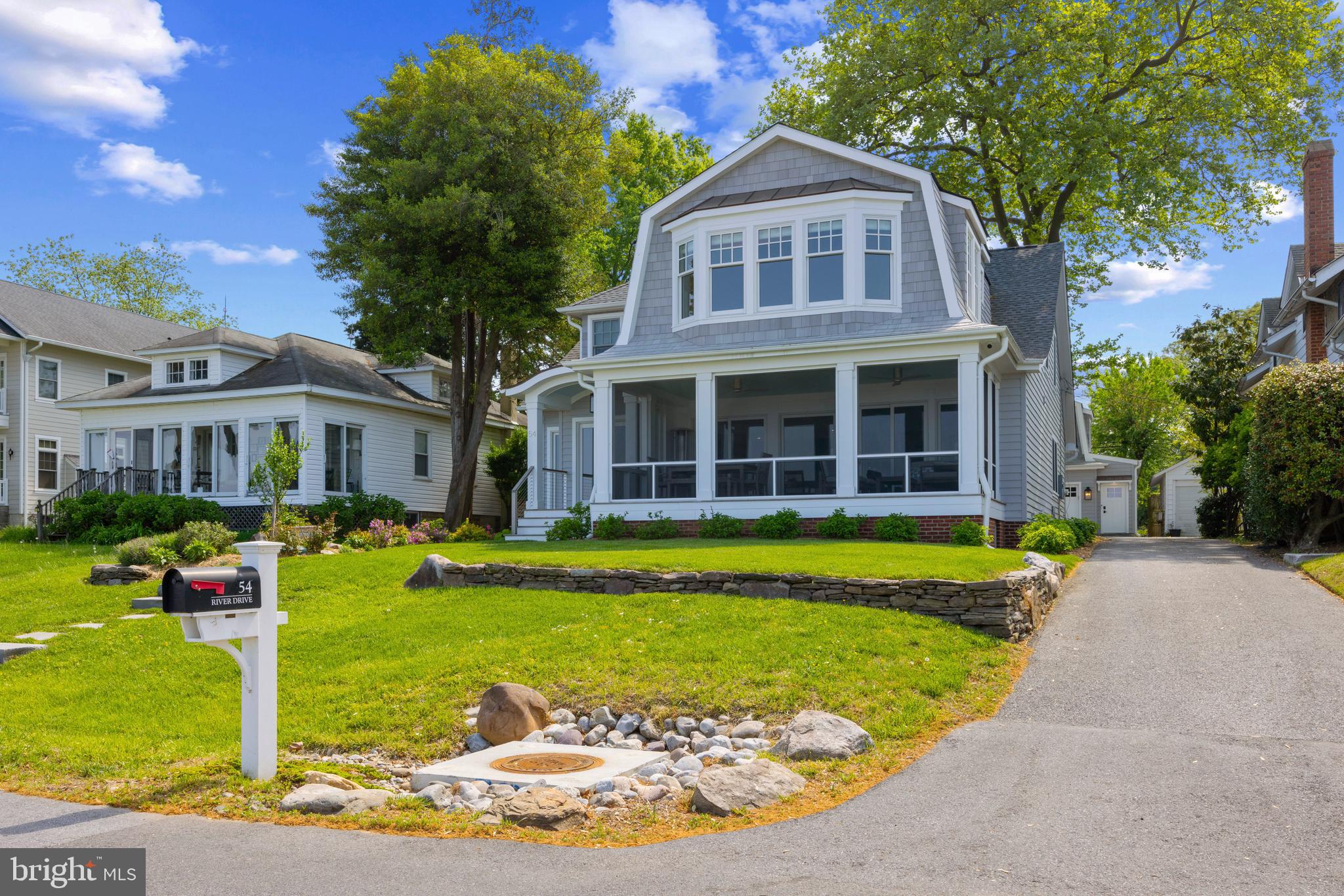 54 RIVER DRIVE