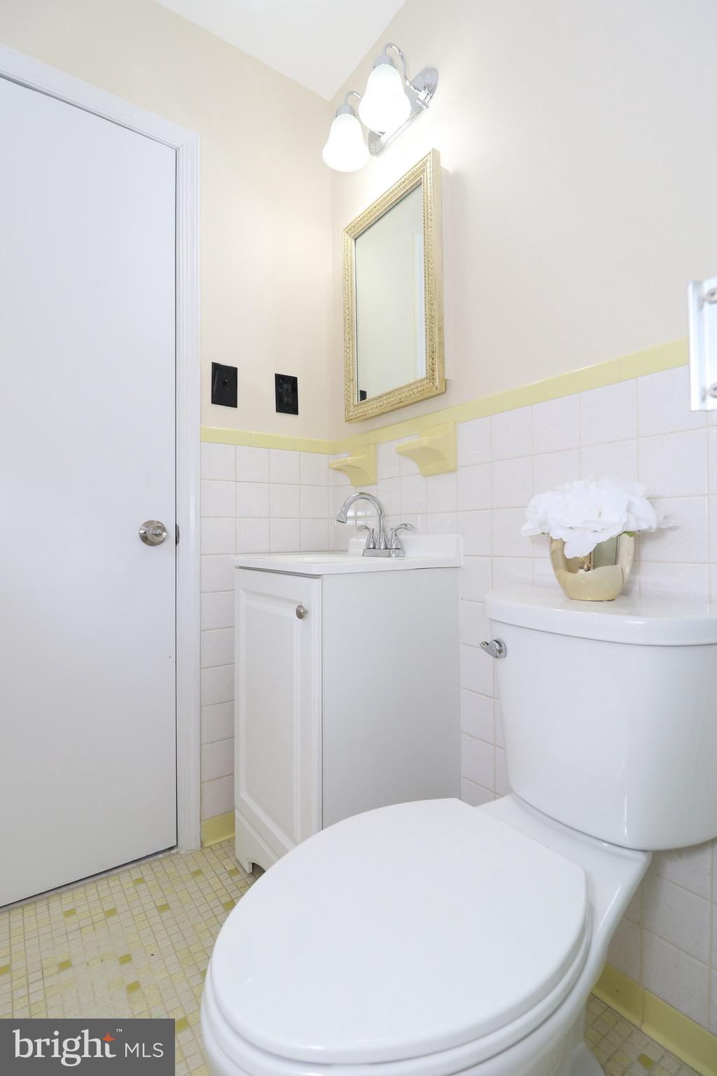 CHRIS MAR MANOR - Residential