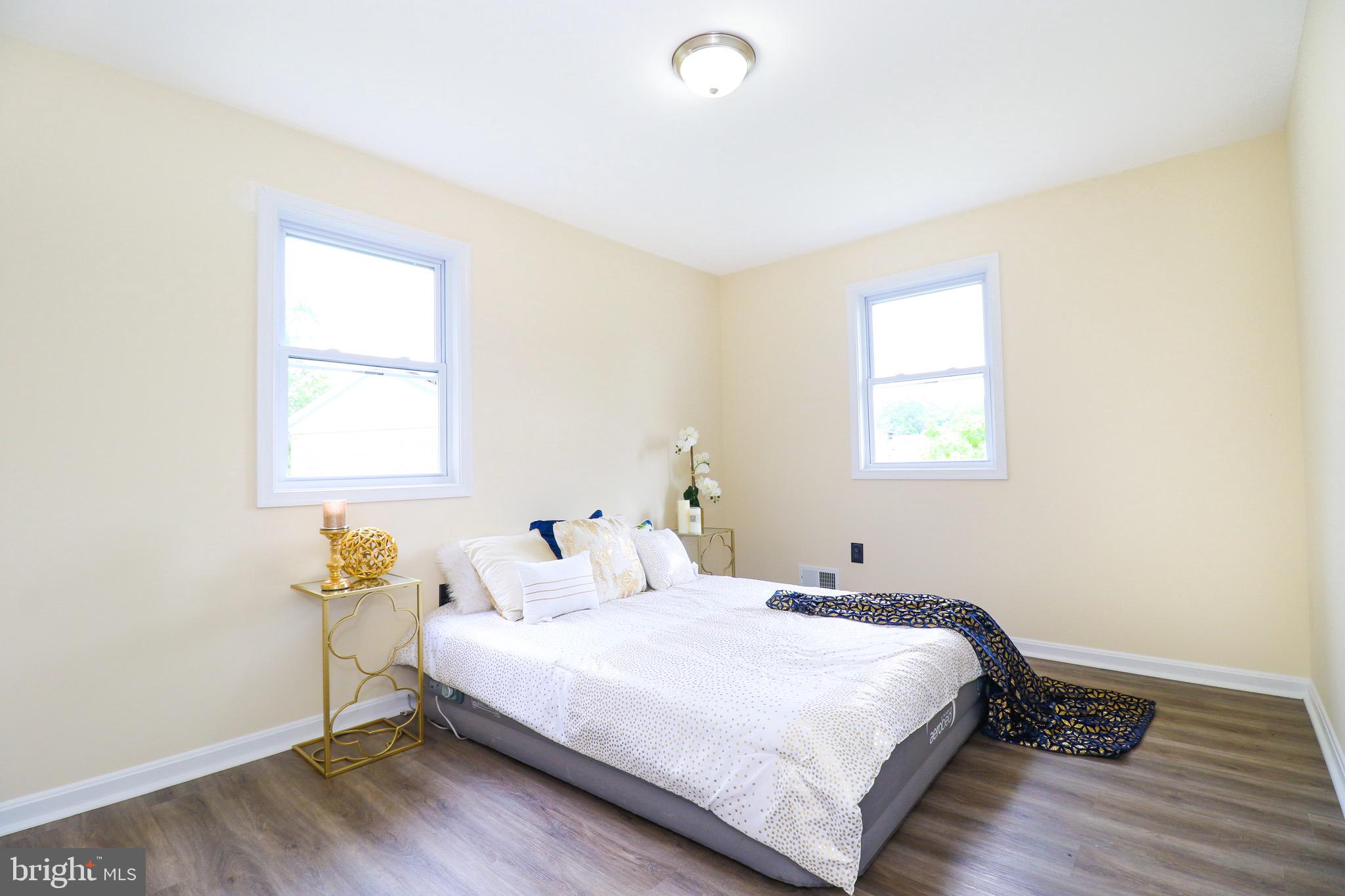 CHRIS MAR MANOR - Residential