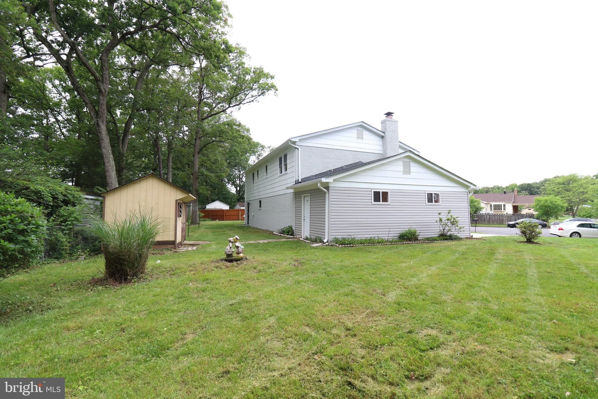 CHRIS MAR MANOR - Residential