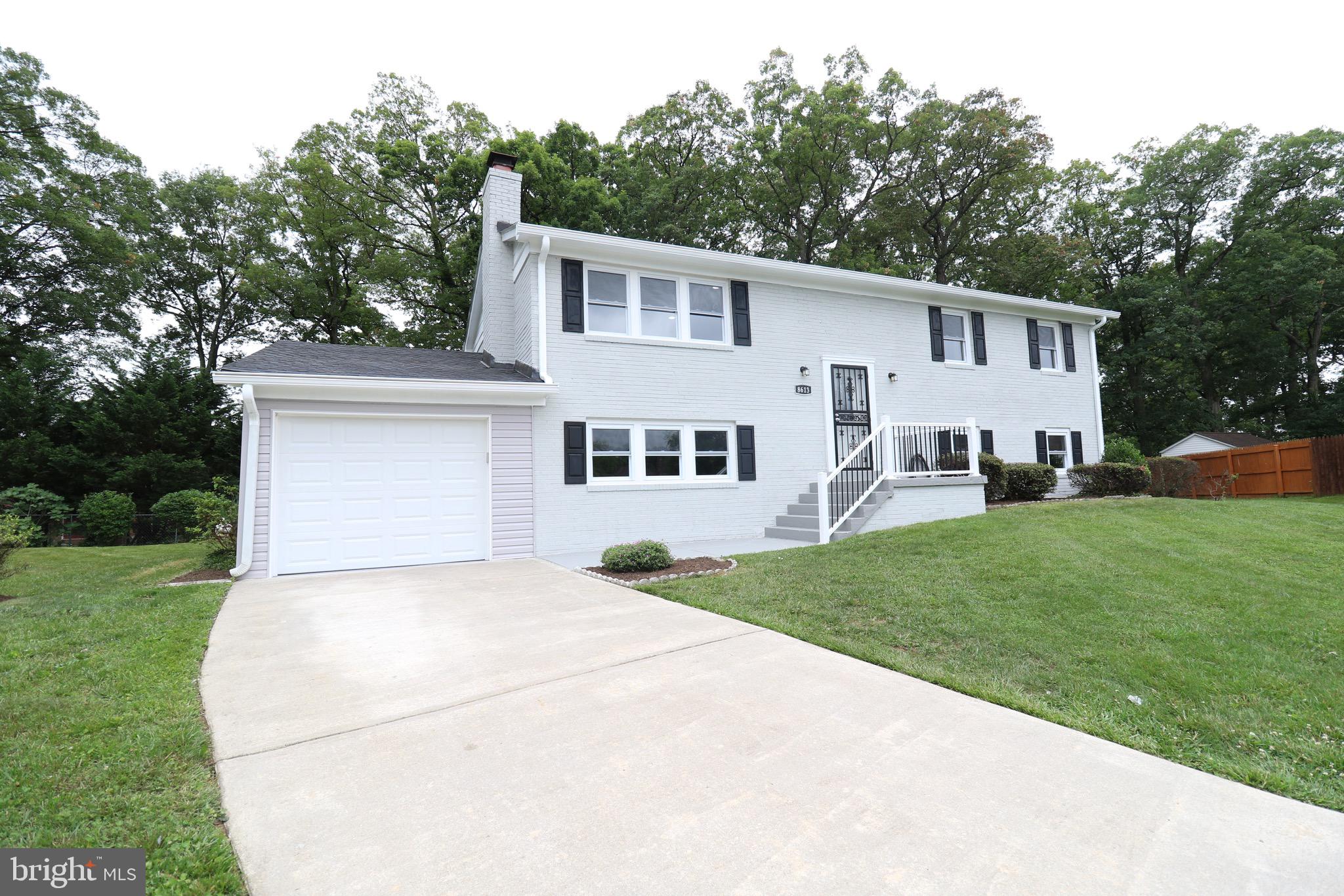 CHRIS MAR MANOR - Residential