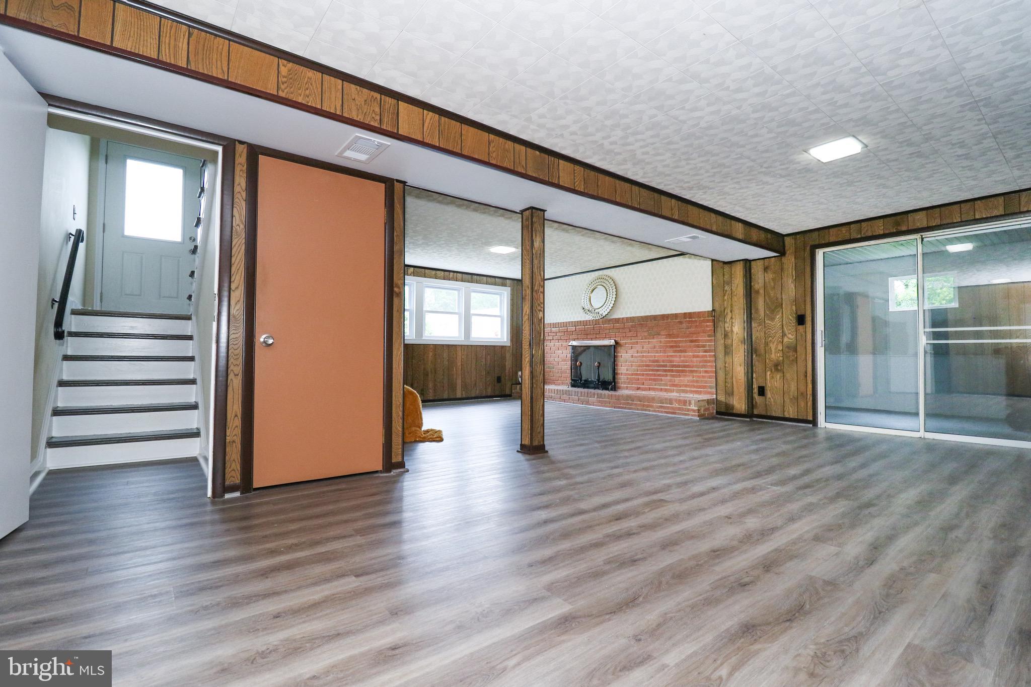 CHRIS MAR MANOR - Residential