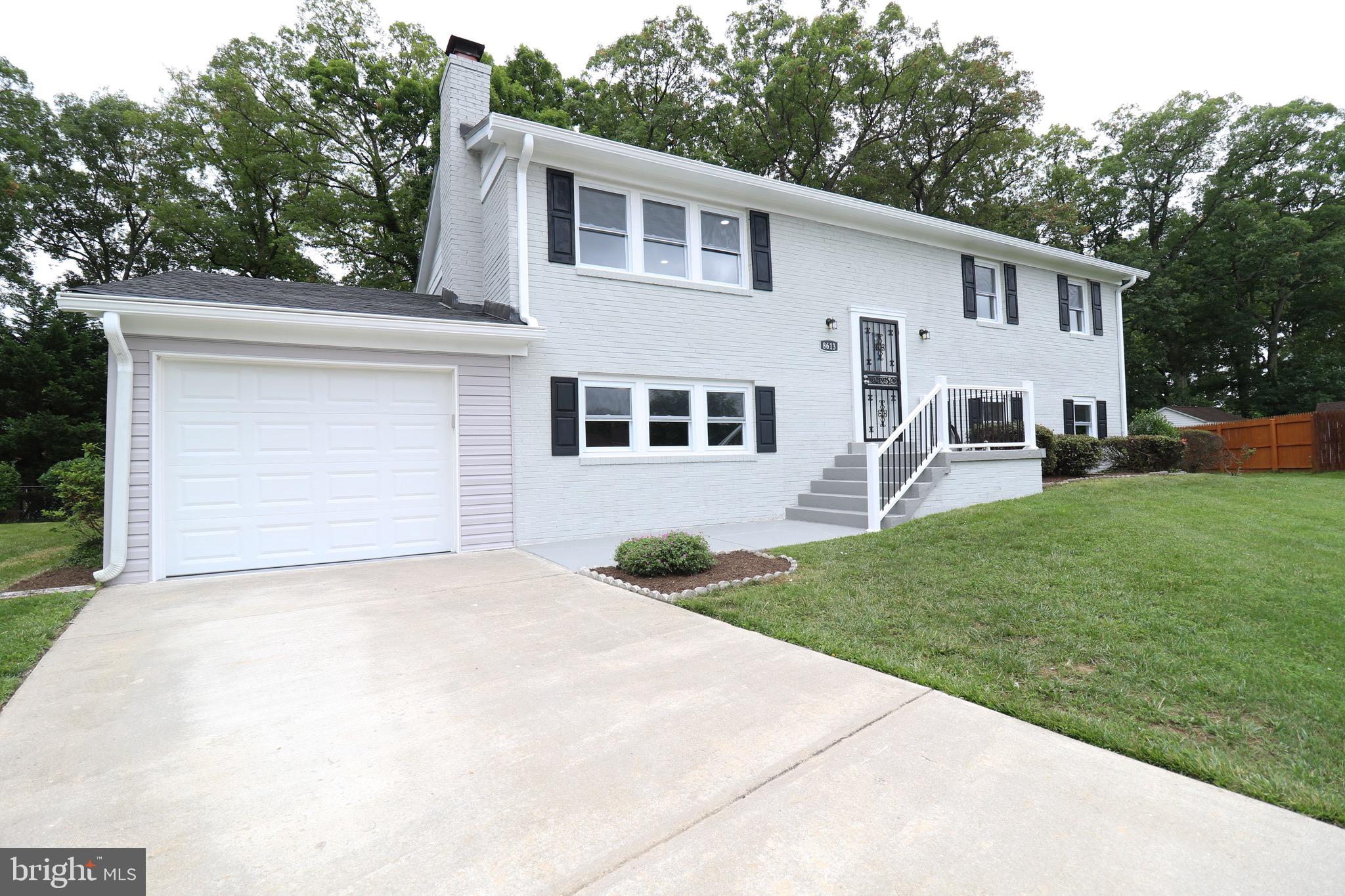 CHRIS MAR MANOR - Residential