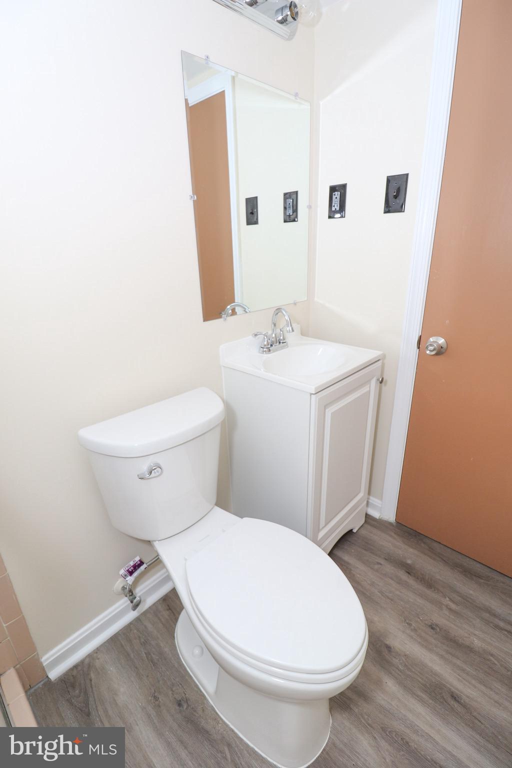 CHRIS MAR MANOR - Residential