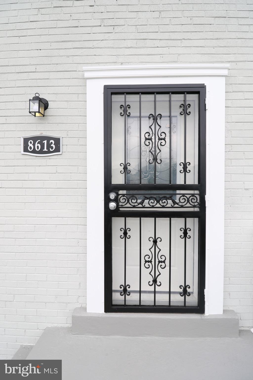 CHRIS MAR MANOR - Residential