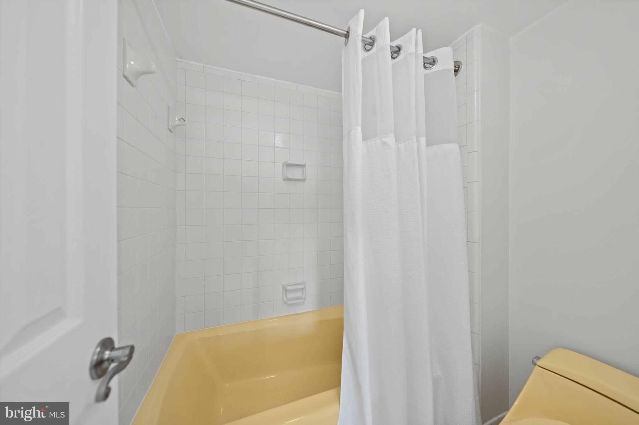 SKYLINE SQUARE CONDO - Residential