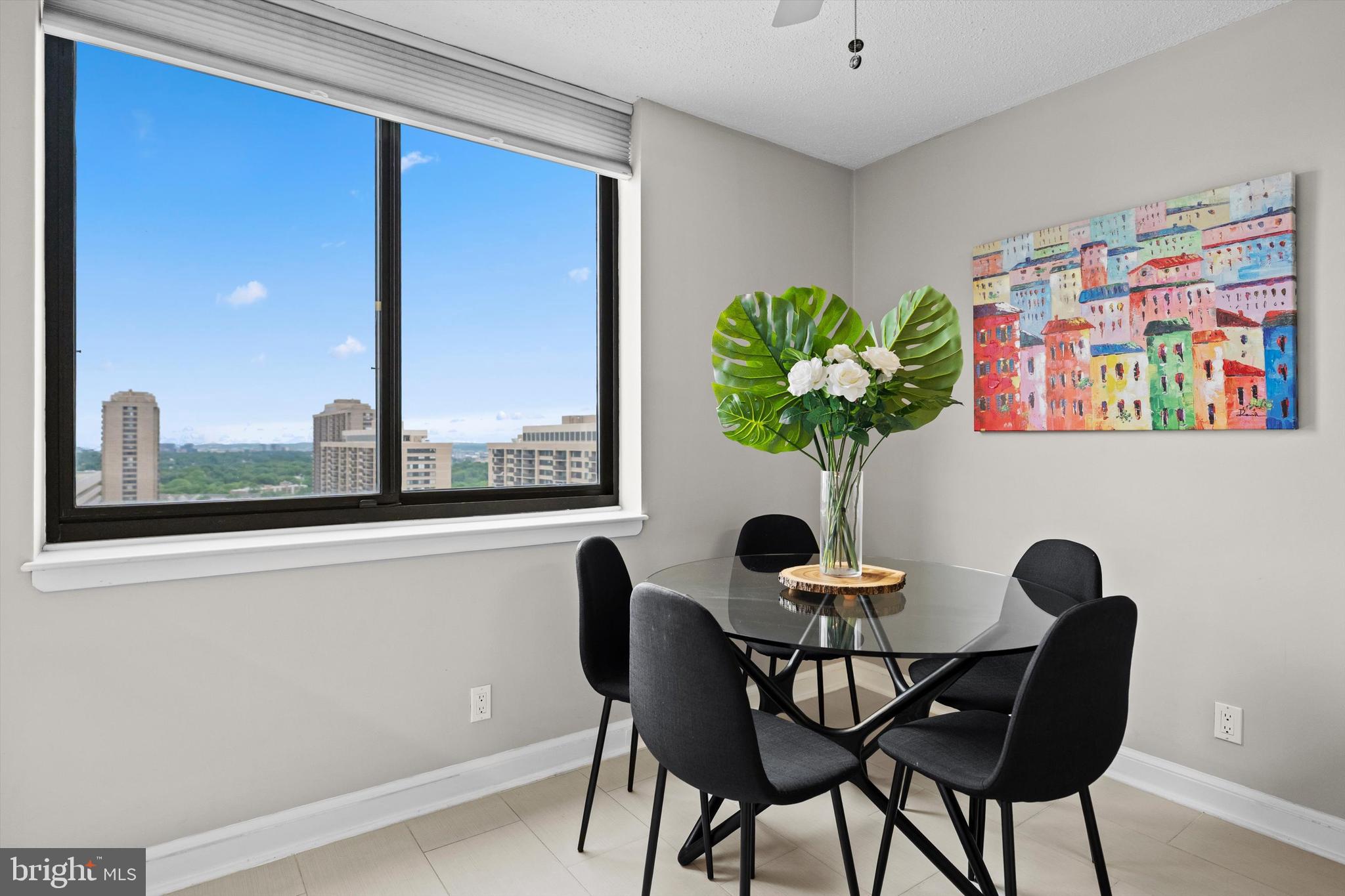 SKYLINE SQUARE CONDO - Residential