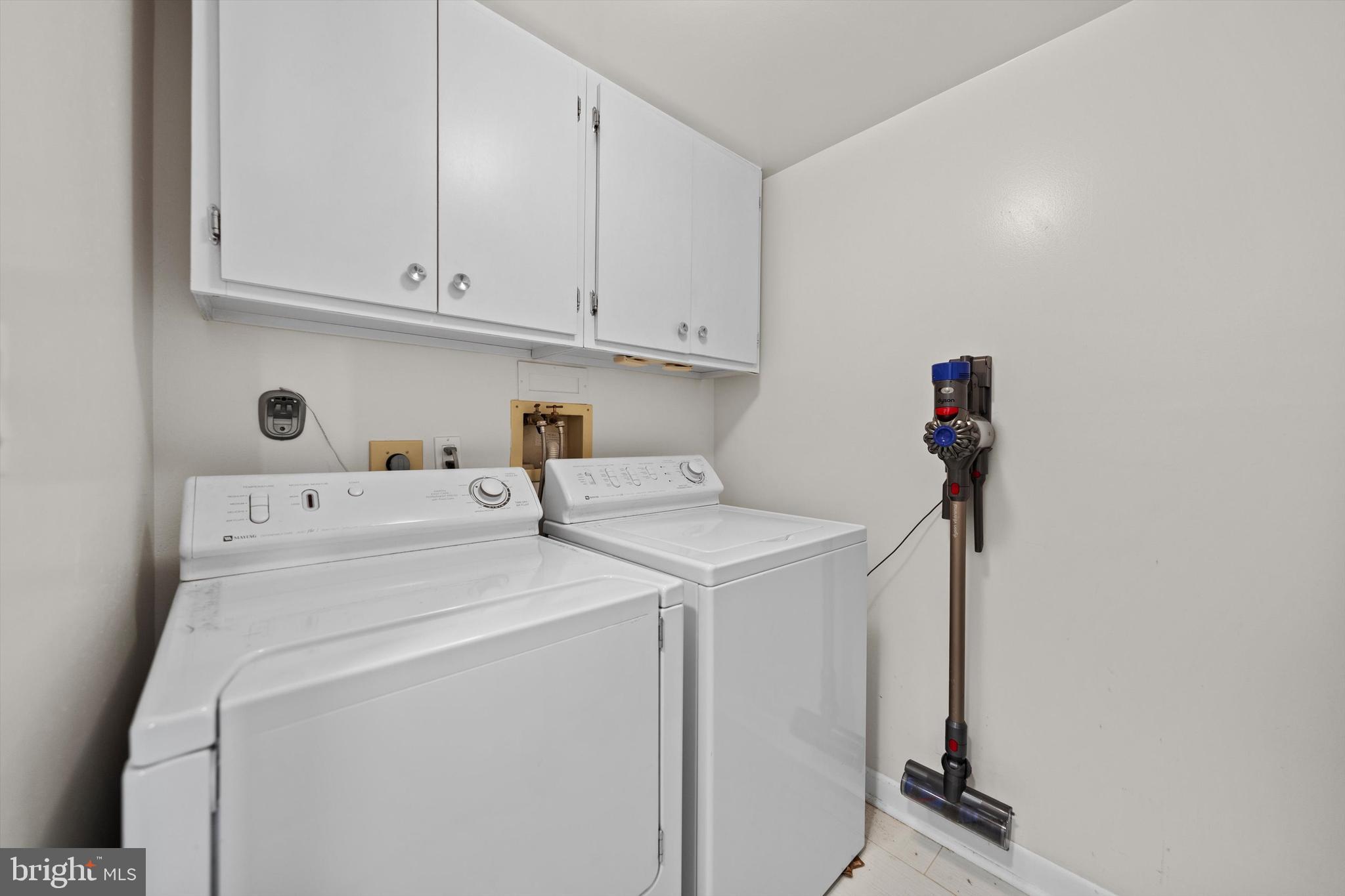 SKYLINE SQUARE CONDO - Residential