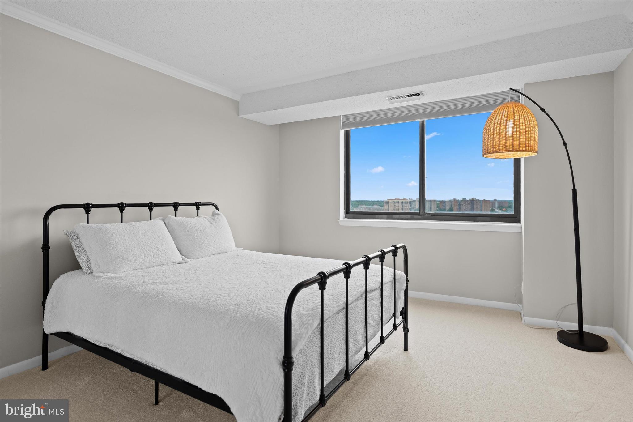 SKYLINE SQUARE CONDO - Residential