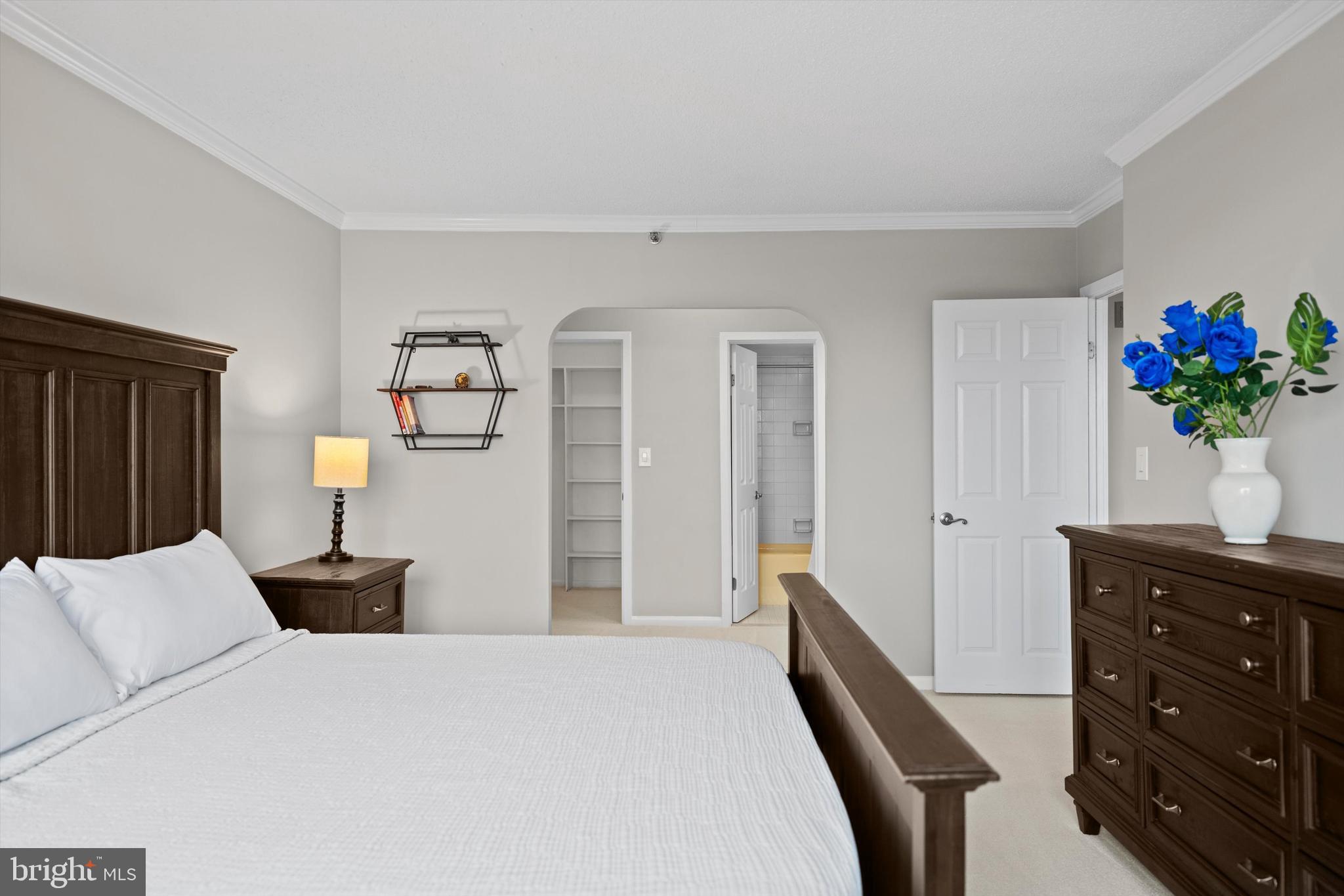 SKYLINE SQUARE CONDO - Residential