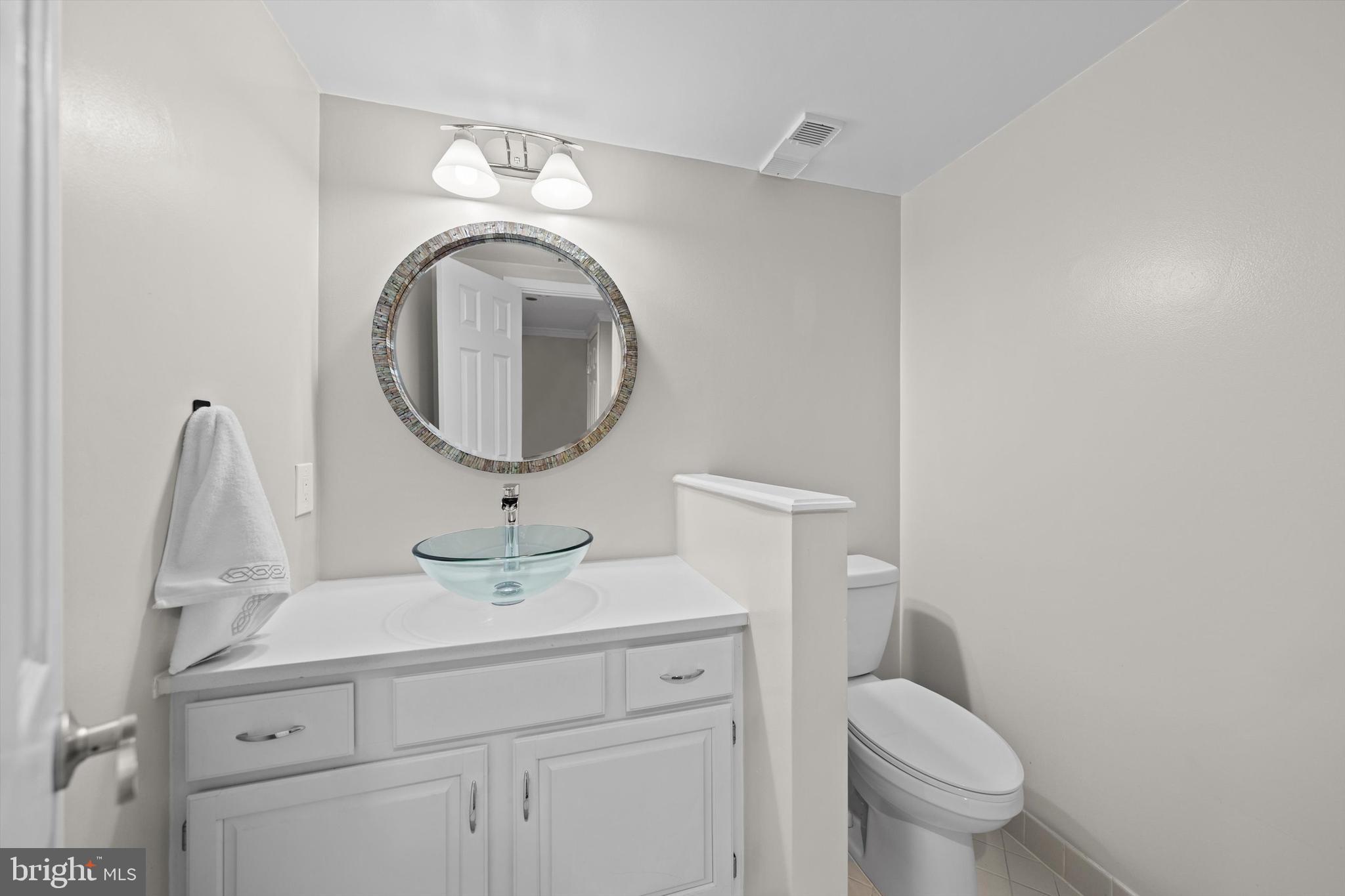 SKYLINE SQUARE CONDO - Residential