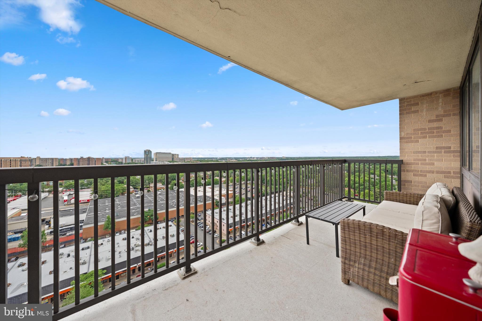 SKYLINE SQUARE CONDO - Residential