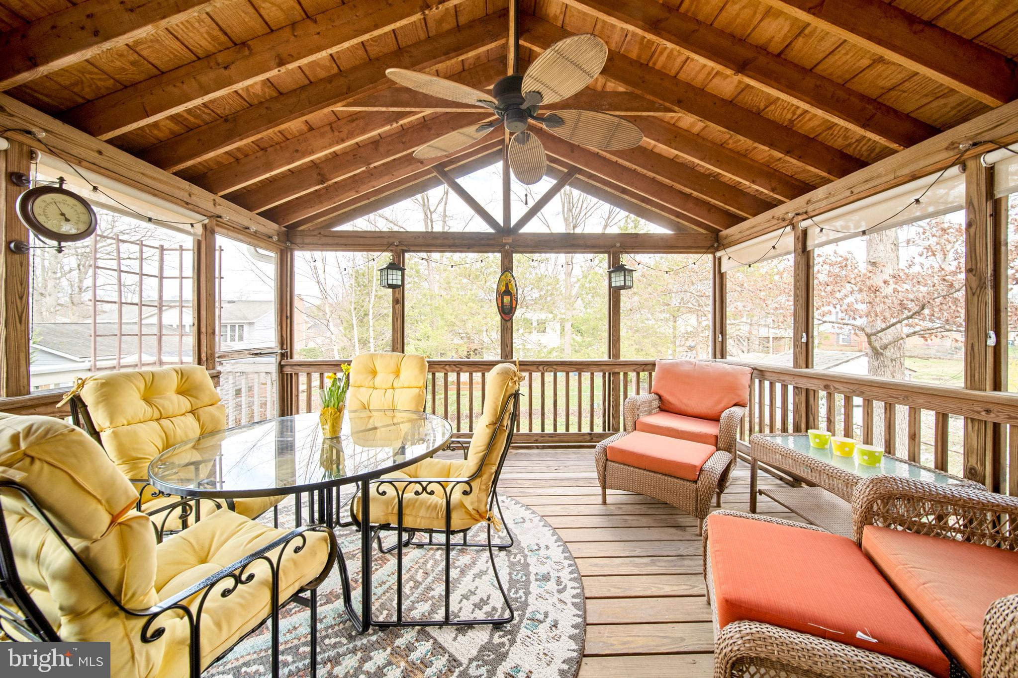 COUNTRY CLUB MANOR - Residential