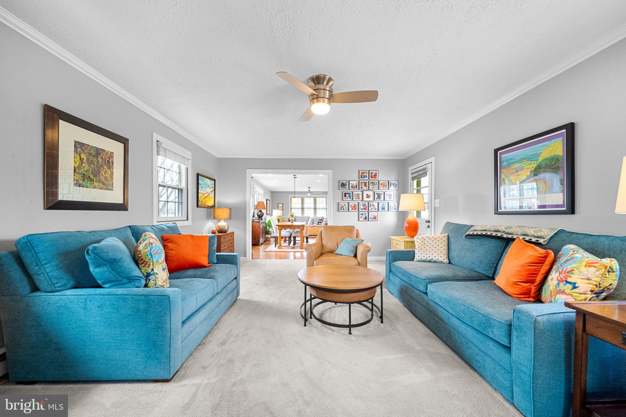 COUNTRY CLUB MANOR - Residential