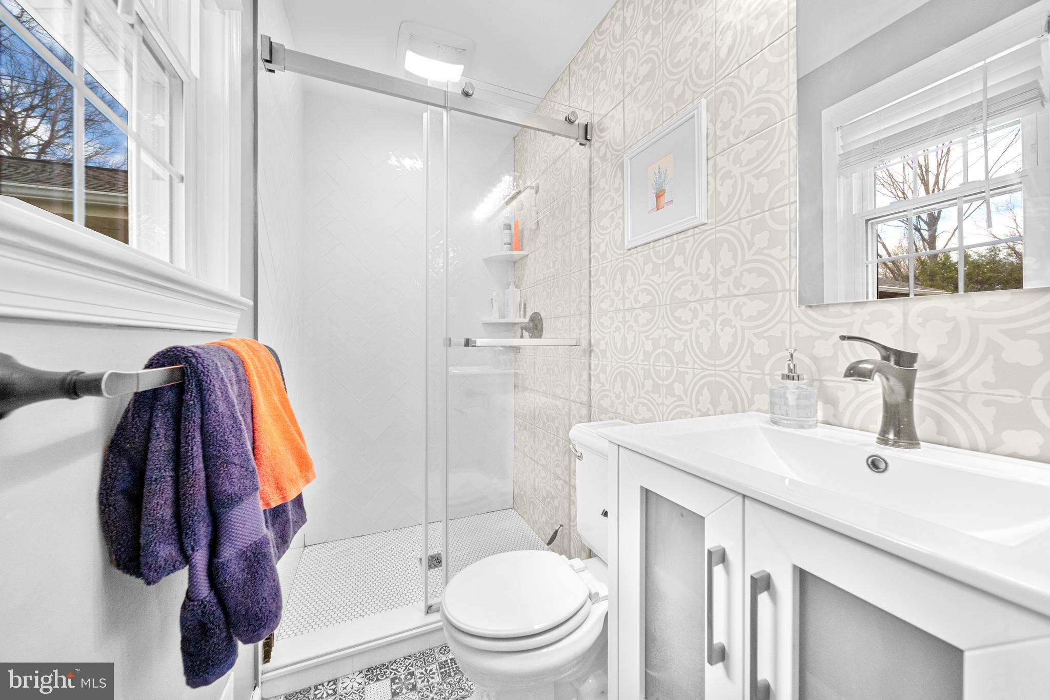 COUNTRY CLUB MANOR - Residential