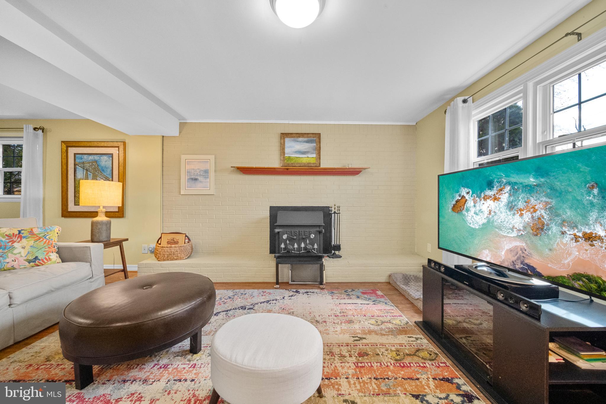 COUNTRY CLUB MANOR - Residential