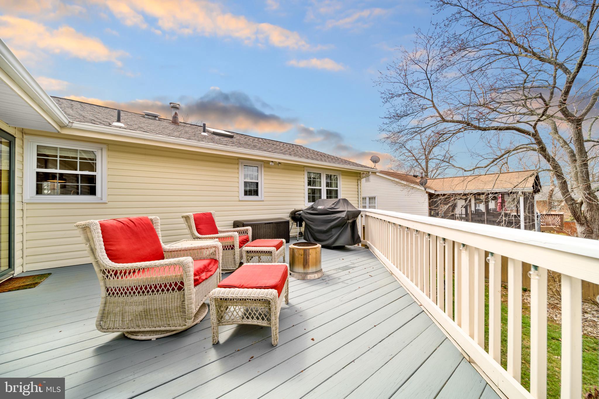 COUNTRY CLUB MANOR - Residential