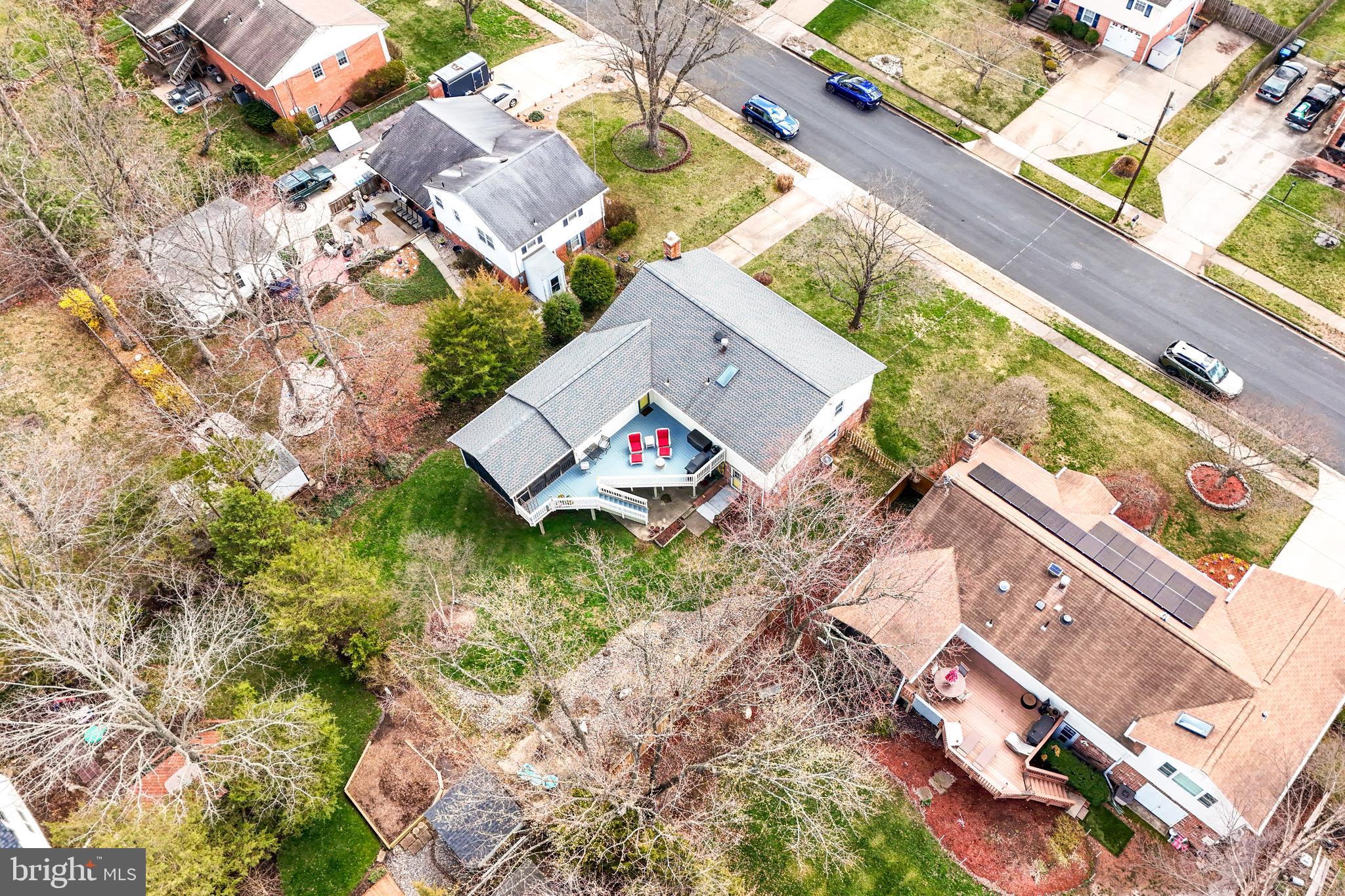 COUNTRY CLUB MANOR - Residential