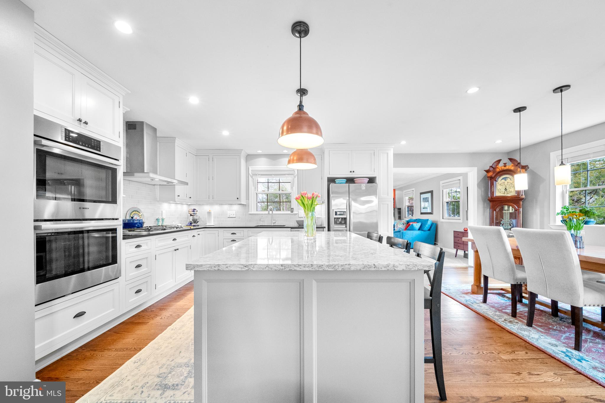 COUNTRY CLUB MANOR - Residential