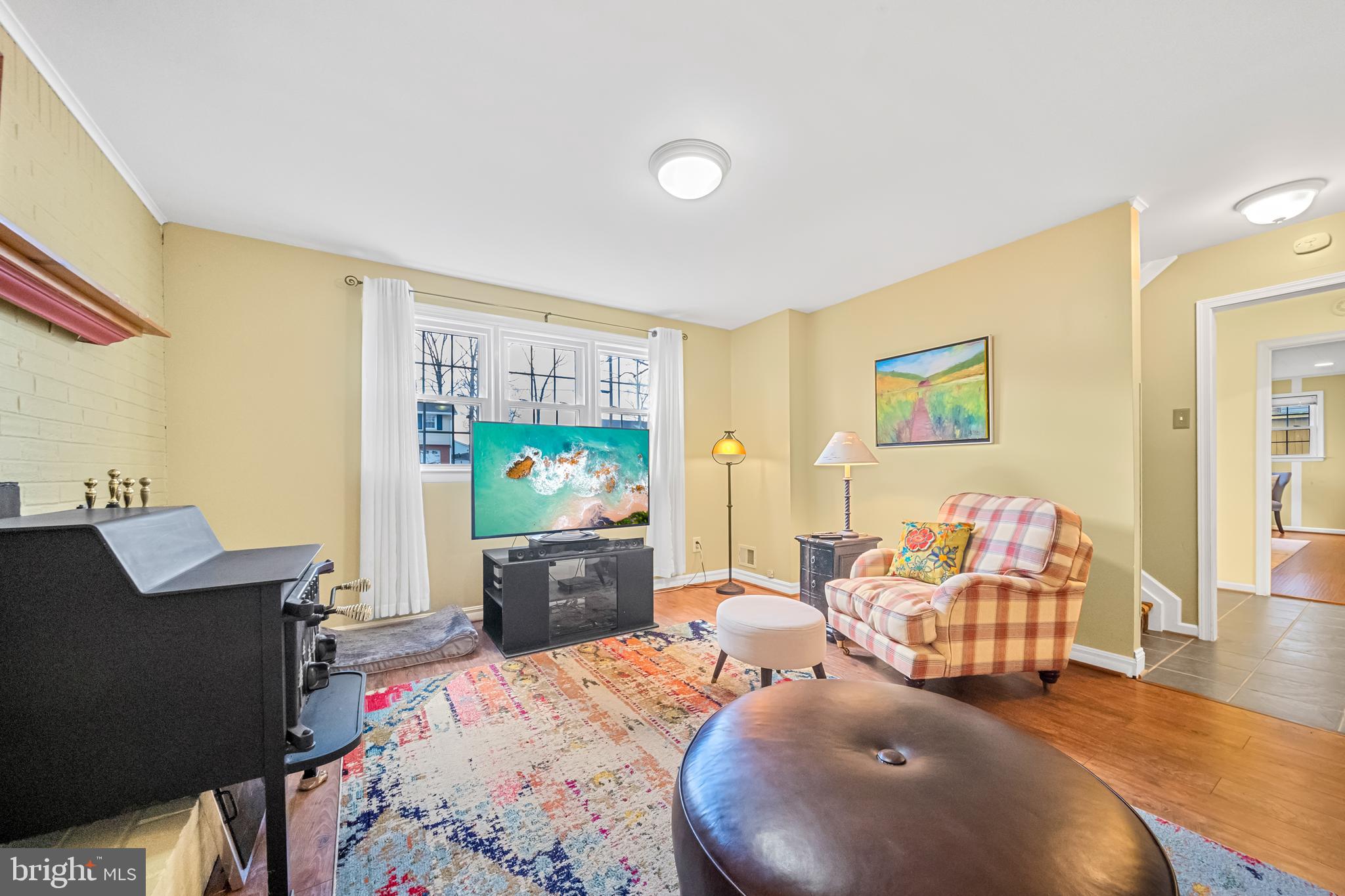 COUNTRY CLUB MANOR - Residential