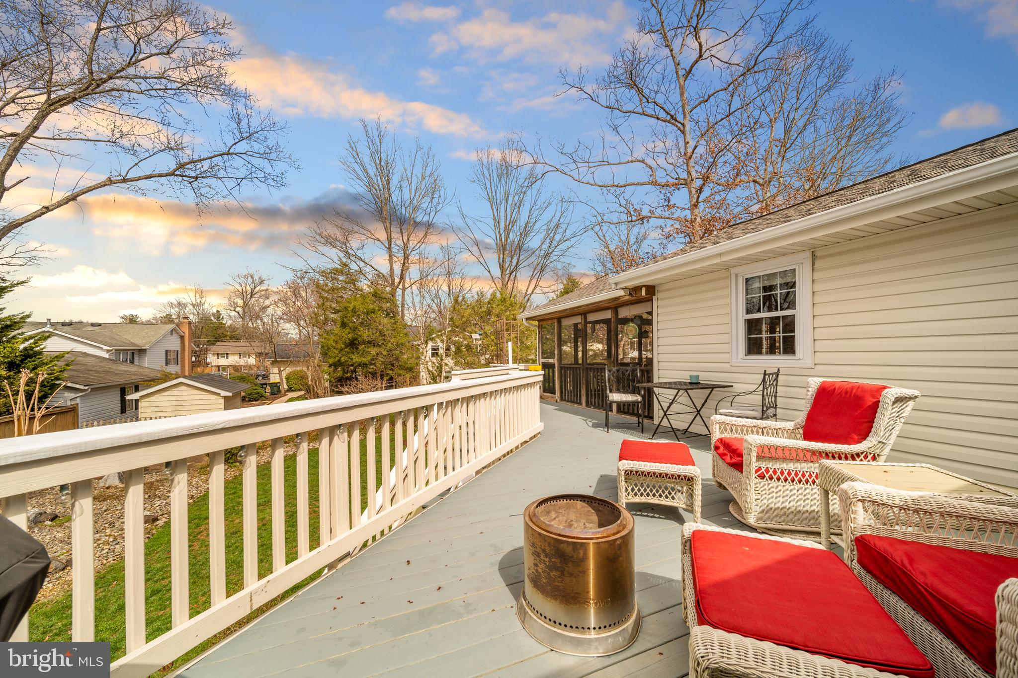 COUNTRY CLUB MANOR - Residential