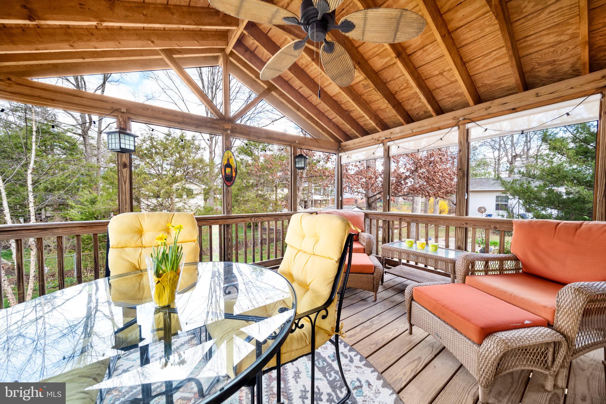 COUNTRY CLUB MANOR - Residential