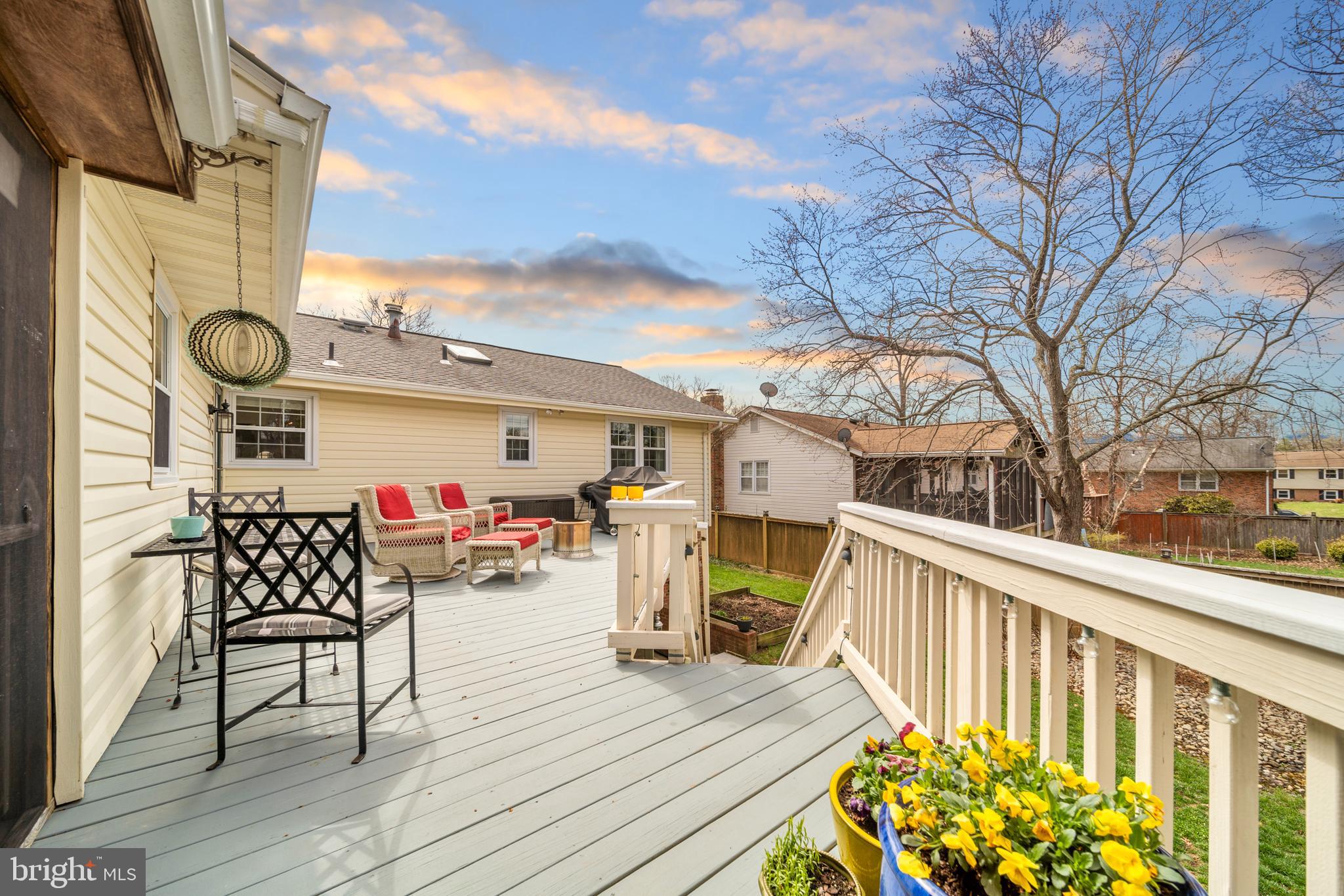 COUNTRY CLUB MANOR - Residential