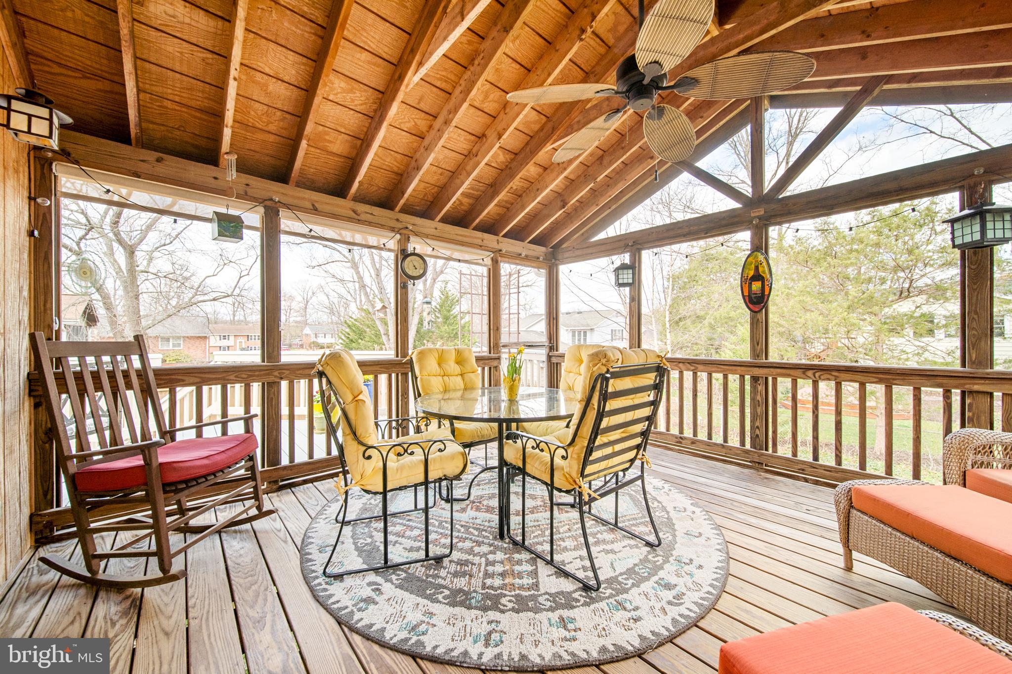 COUNTRY CLUB MANOR - Residential