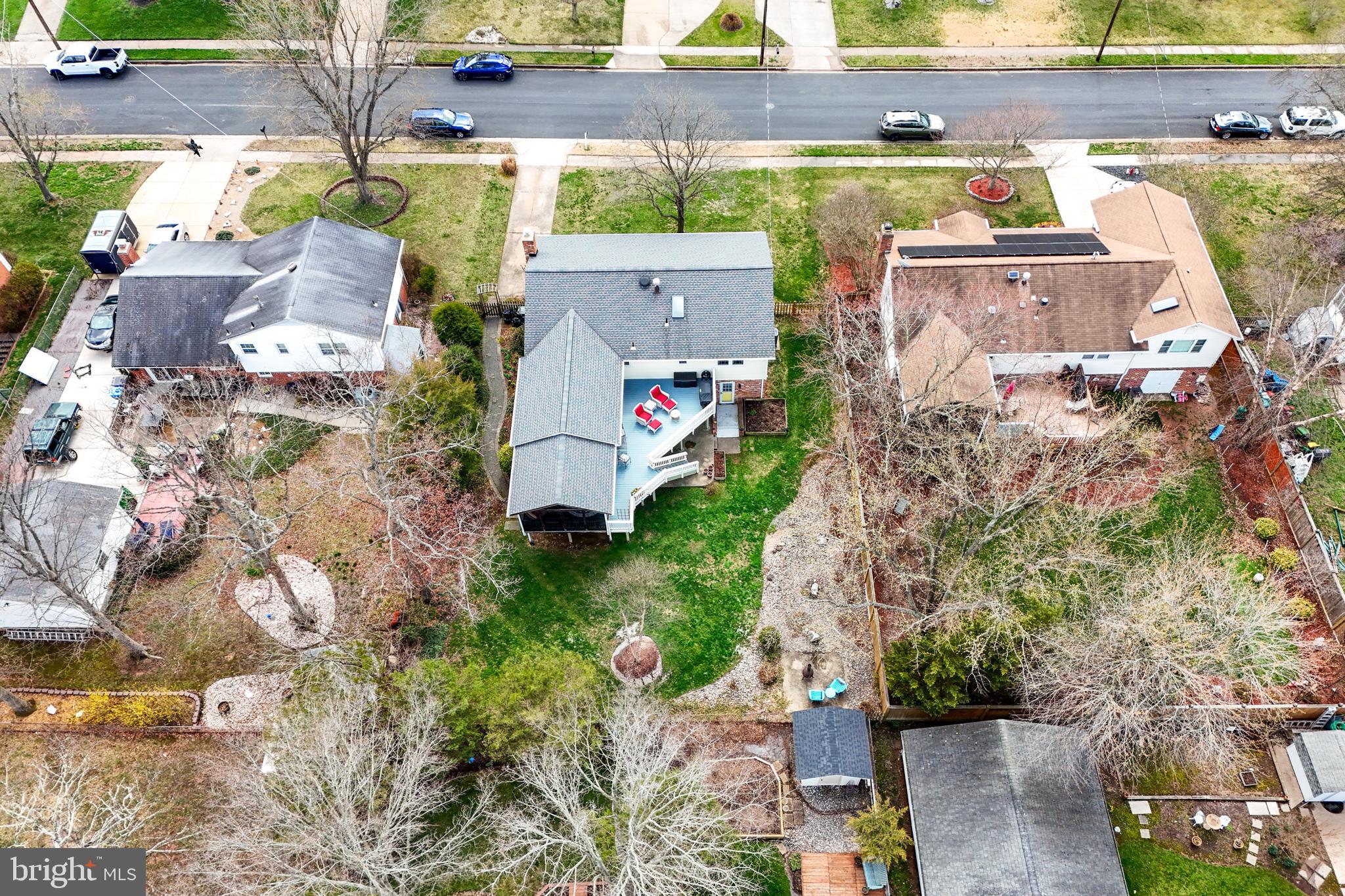 COUNTRY CLUB MANOR - Residential