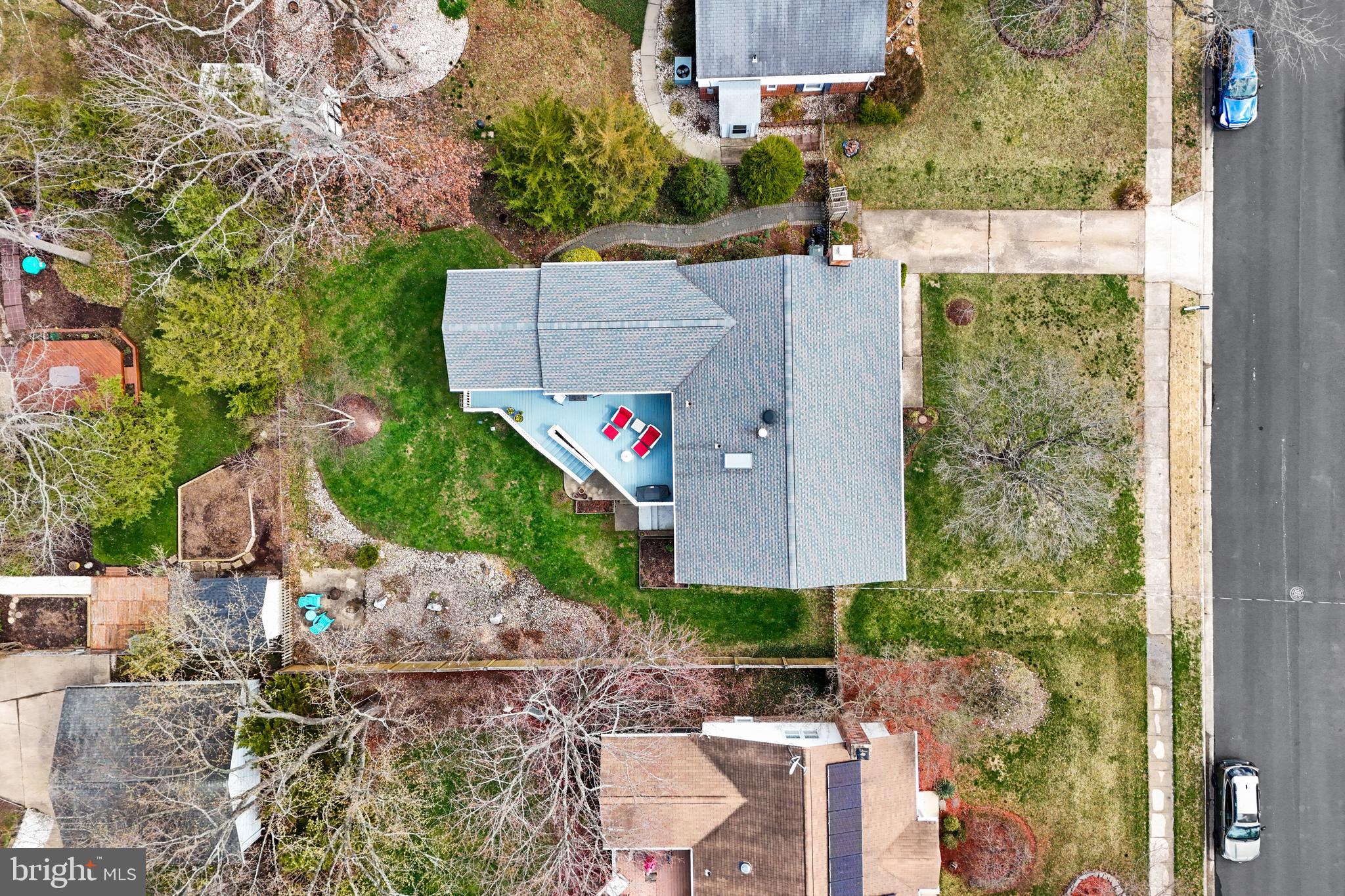 COUNTRY CLUB MANOR - Residential