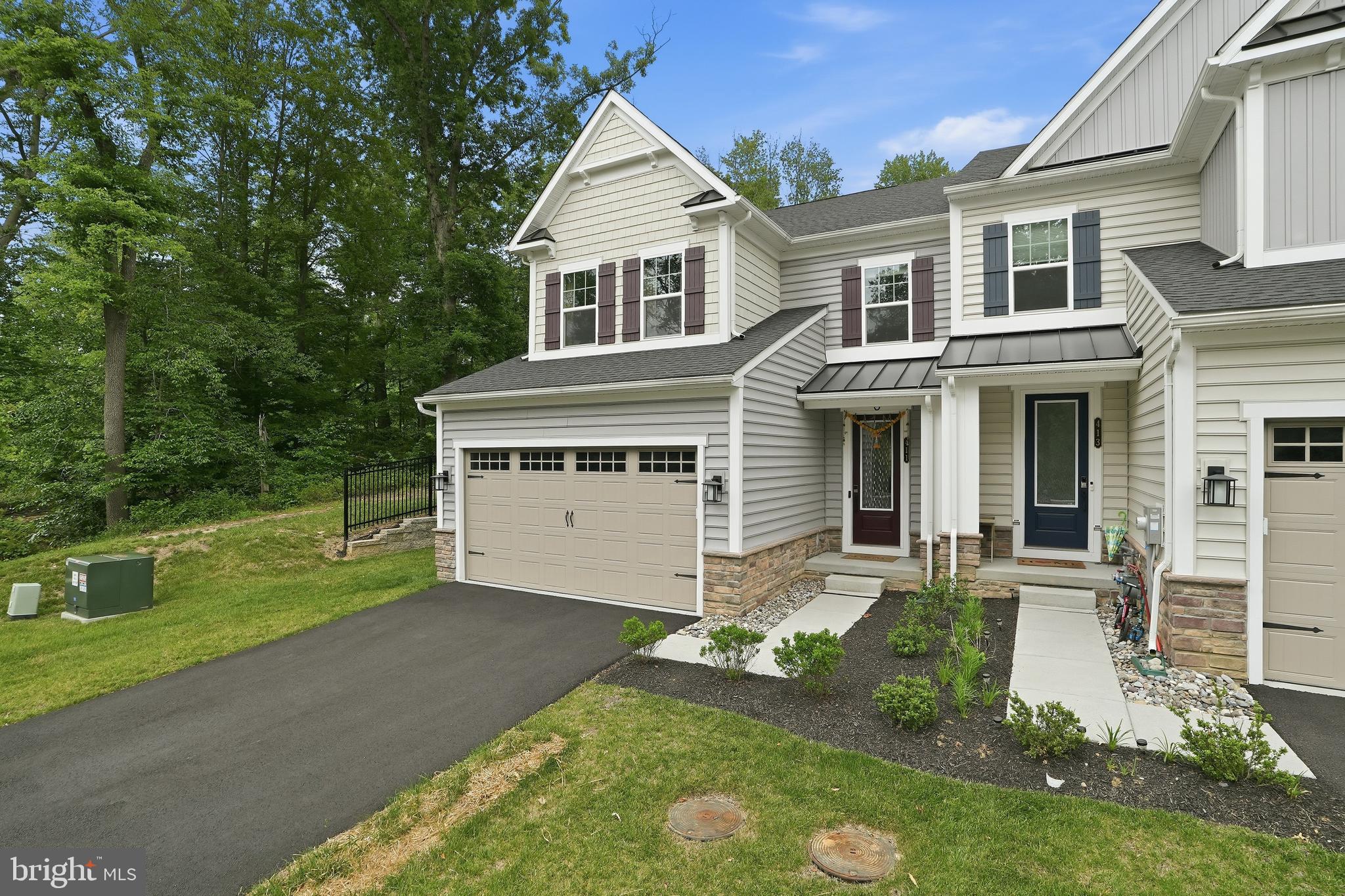 411 W PONDS EDGE DRIVE