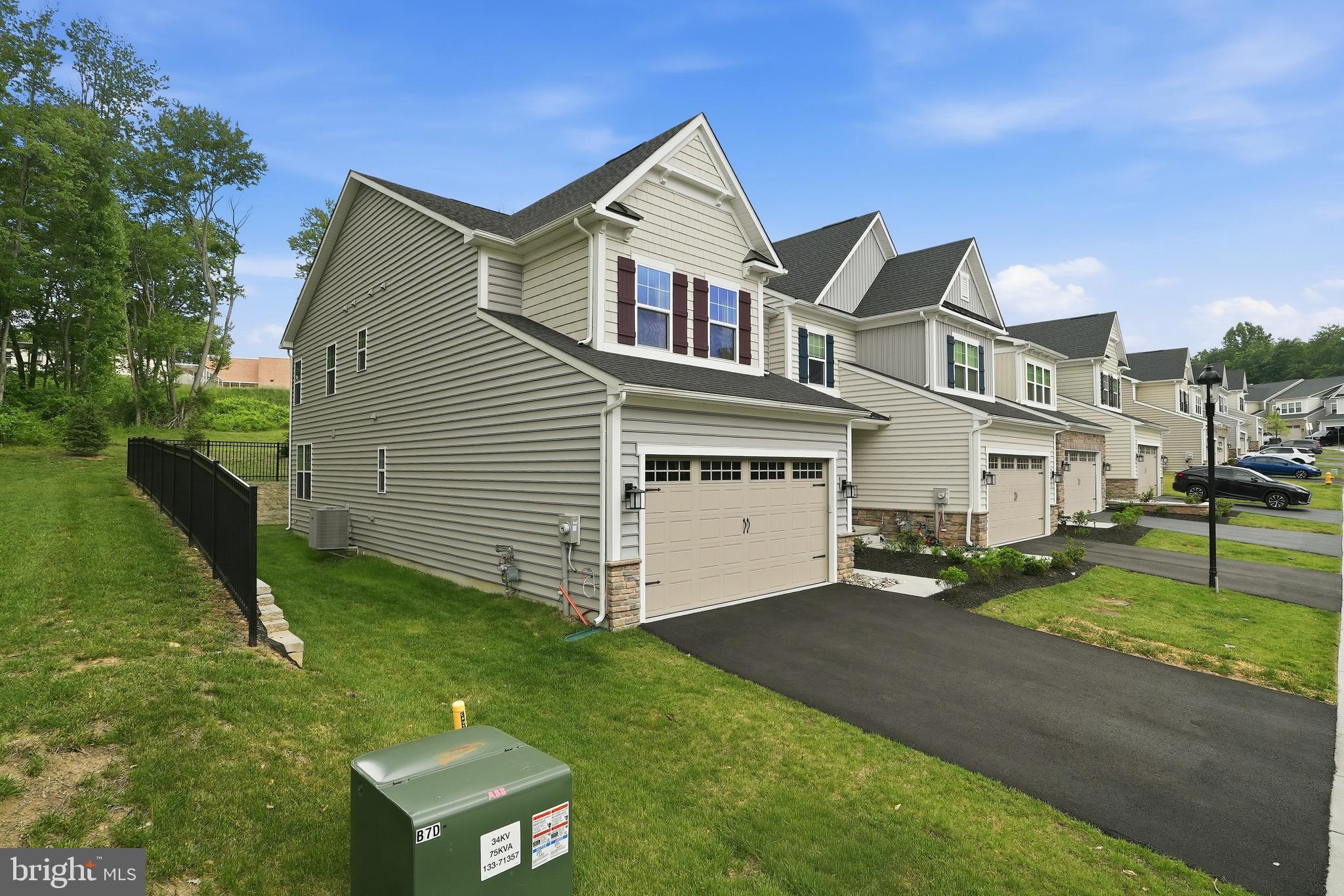 411 W PONDS EDGE DRIVE