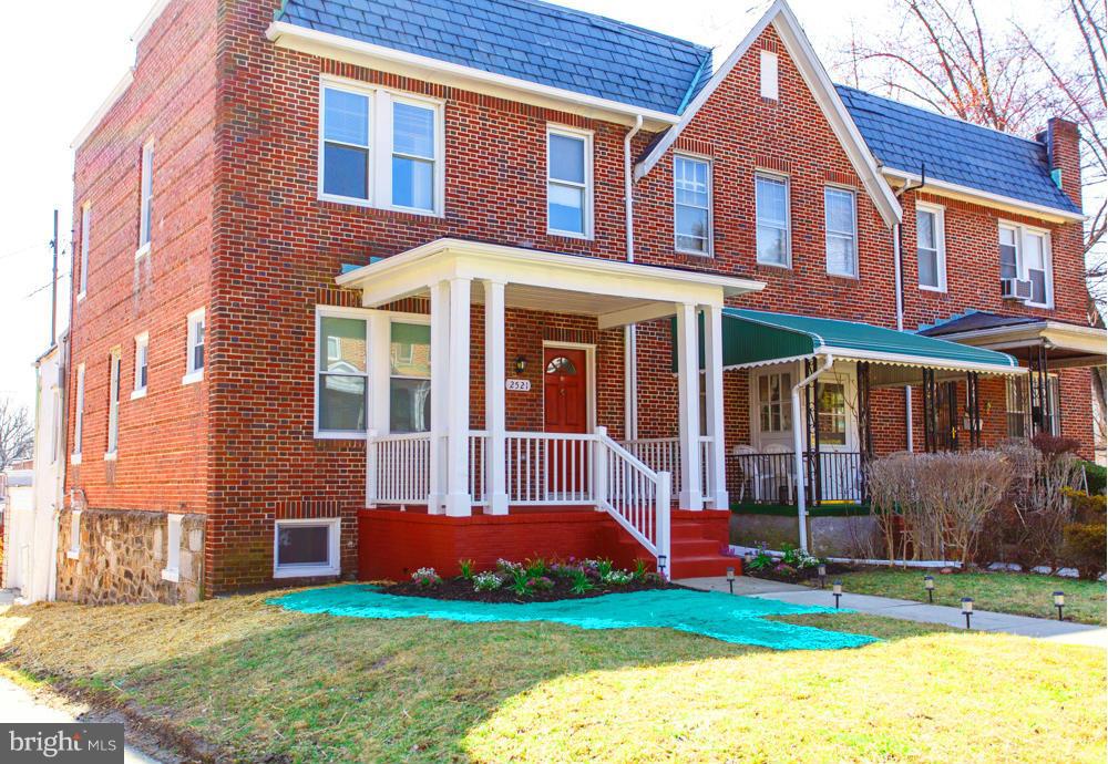 Stunning One Of A Kind Home w/ 2000+ Sqft of Spectacular Living Space. Gourmet Kit w/ Granite, SS Appliances, Cooktop, Wall Oven, Laundry & Powder Rm off Kitchen Area, Master Bedroom w/ Walk In Closet & Full Bath, New Central Air & Heating, Plumbing & Electrical, 2 Car Garage ** Located in a Great Home Owner Community