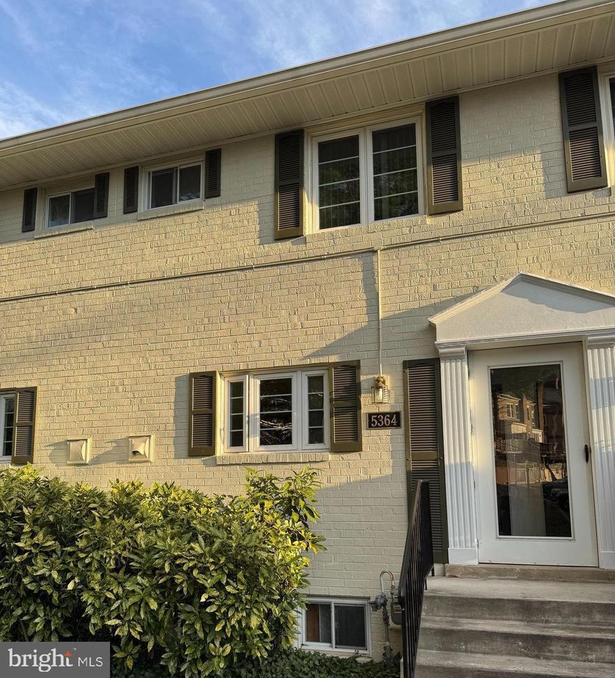 Incredible opportunity to buy a rarely available townhome condo inside the Beltway for below $500k!
Lovely townhome on three levels offering privacy and loads of light! Open first floor with hardwood floors, updated windows, updated kitchen with breakfast bar and granite counters. Upper level has 2 bedrooms and 1 remodeled full bath. Lower level features tile floor, family room, walk out to private patio area. Additional lower level room with laundry and second full bath.
Assigned Parking Space 64. Any space labeled "RESERVED" is available on a first come, first served basis.
These units are rarely available in this lovely complex! Don't miss out on this opportunity. Perfect for a buyer or an investor!  Convenient for commuting.  Easy ride -Metro Bus to Metro