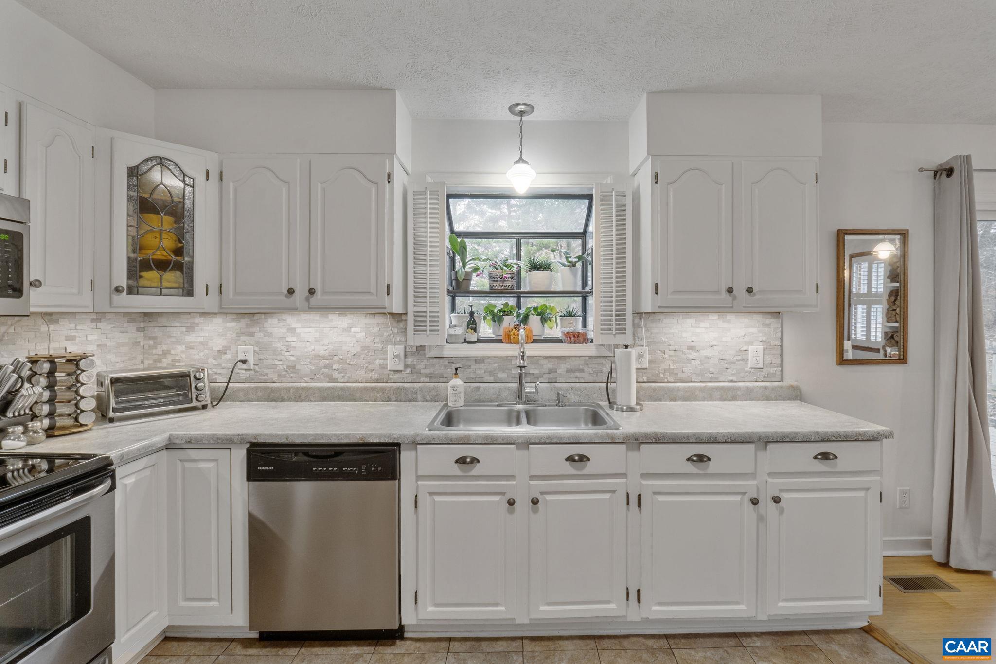 LAKE MONTICELLO - Residential