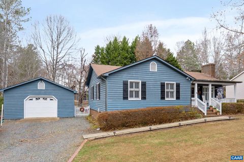 8 LOBLOLLY RD PALMYRA VA 22963