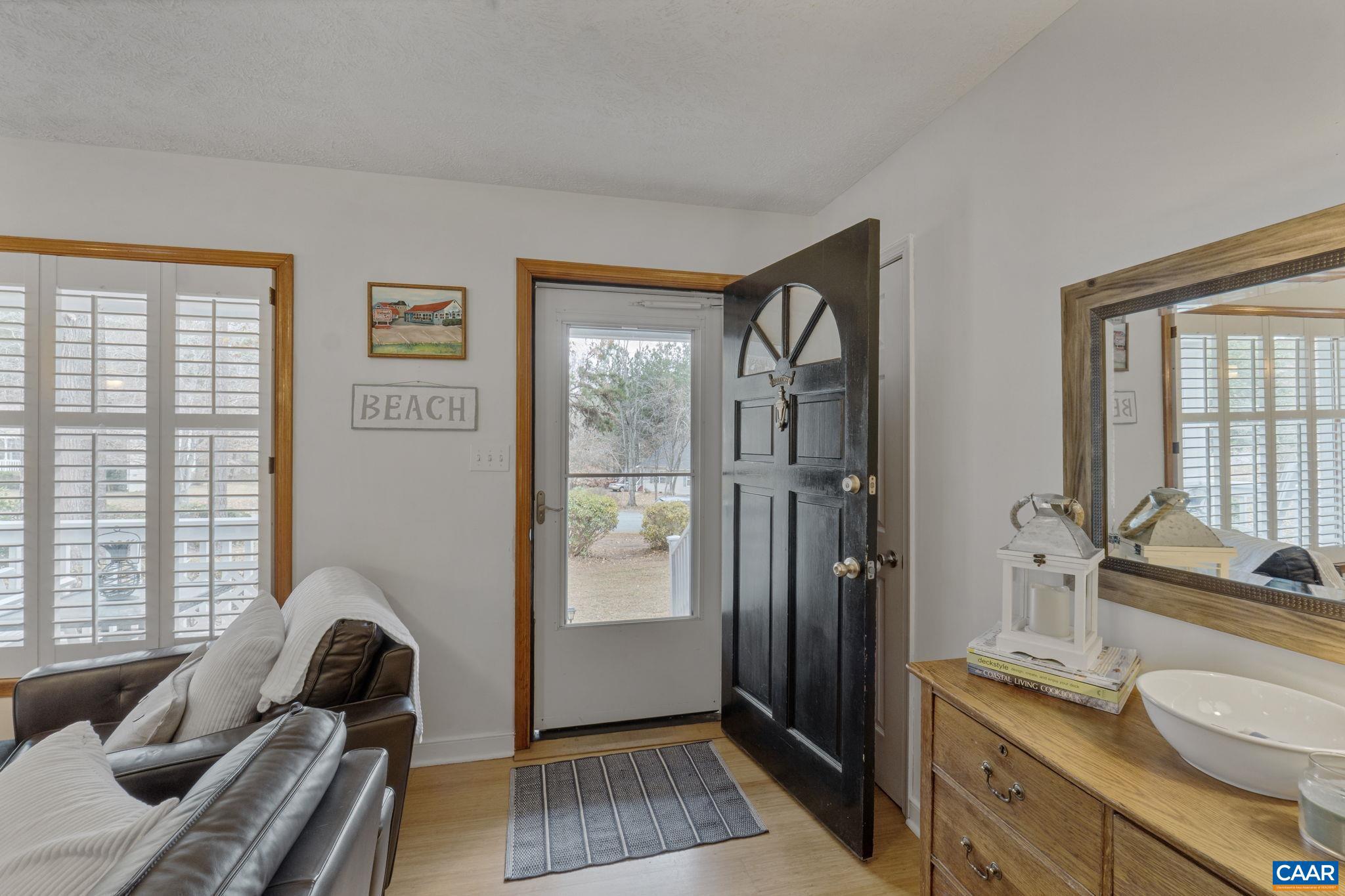 LAKE MONTICELLO - Residential