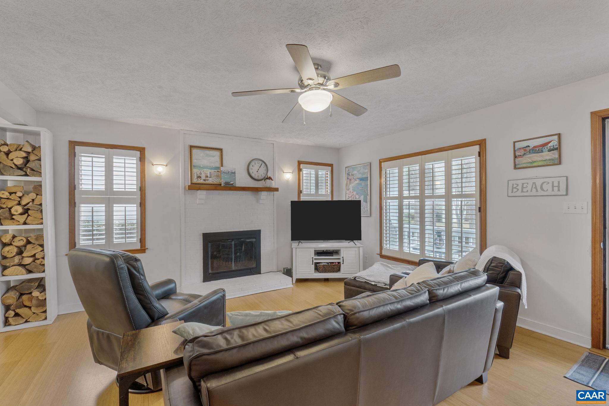 LAKE MONTICELLO - Residential